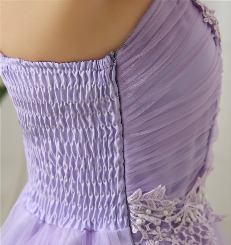 พร้อมส่ง ชุดเดรสสั้น เกาะอก ไหล่เดียว จับสม๊อกด้านหลัง ผ้าตาข่ายแต่งดอกไม้ปักมุก สีเขียว