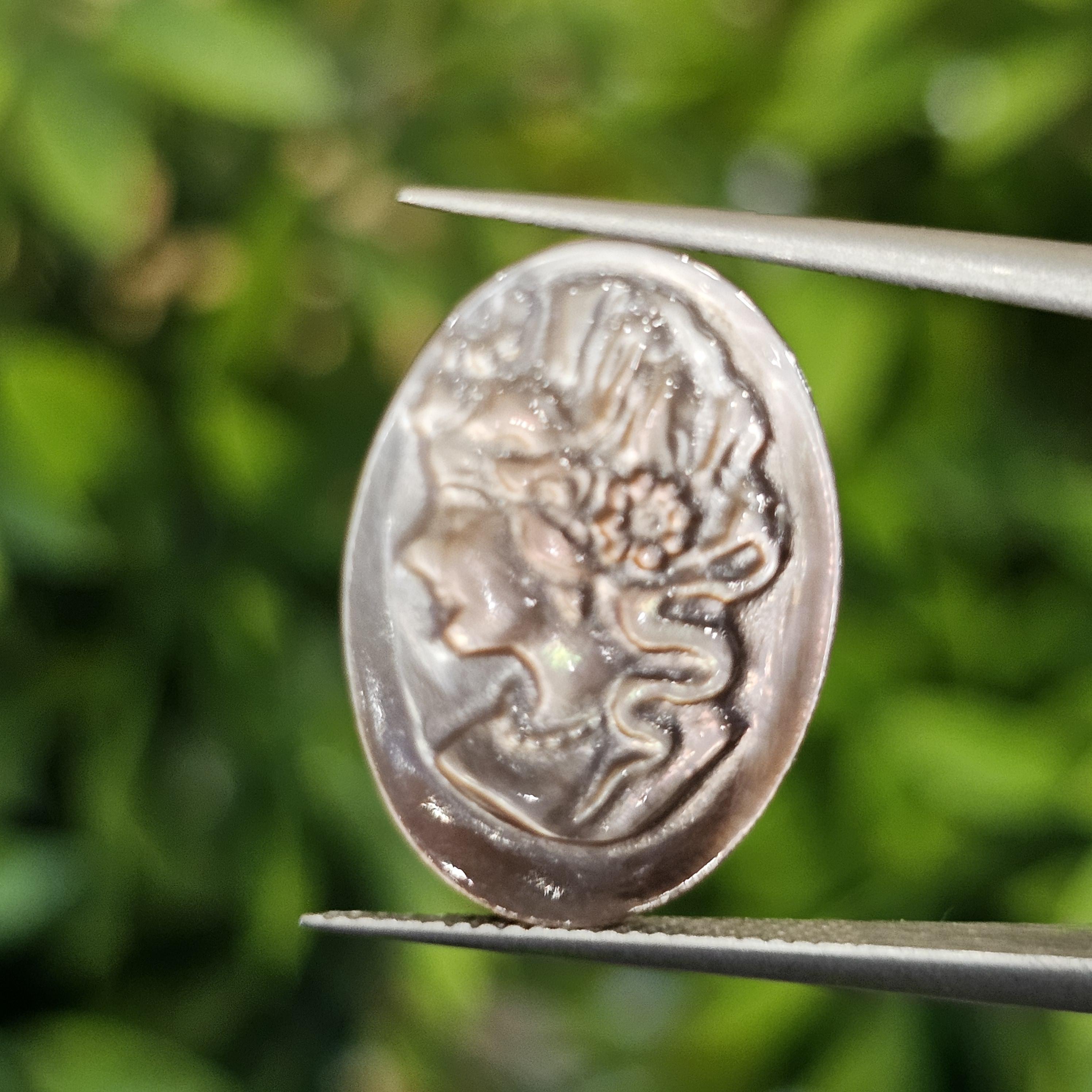 เปลือกหอยมุก แกะสลัก Pearl Shell Carved 3.72 กะรัต (Cts.)