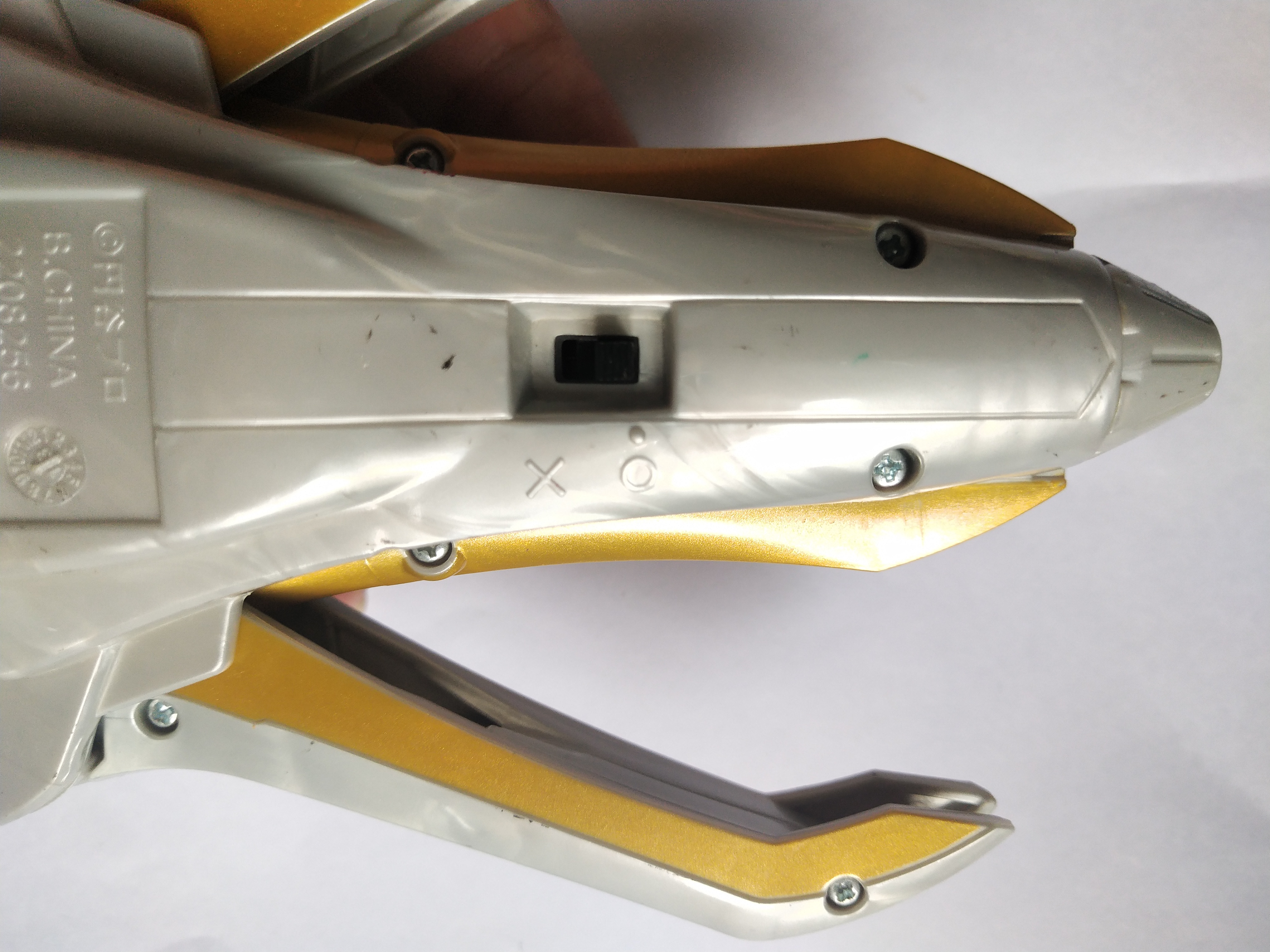 มีหลายภาพ ,**ซ่อมสีบางส่วน ,สีถลอกบางจุด ,Dx อุปกรณ์แปลงร่าง กิงกะสปาร์ค ของอุลตร้าแมนกิงกะ มีไฟ มีเสียง กลไกปกติ มีตำหนิตามภาพ