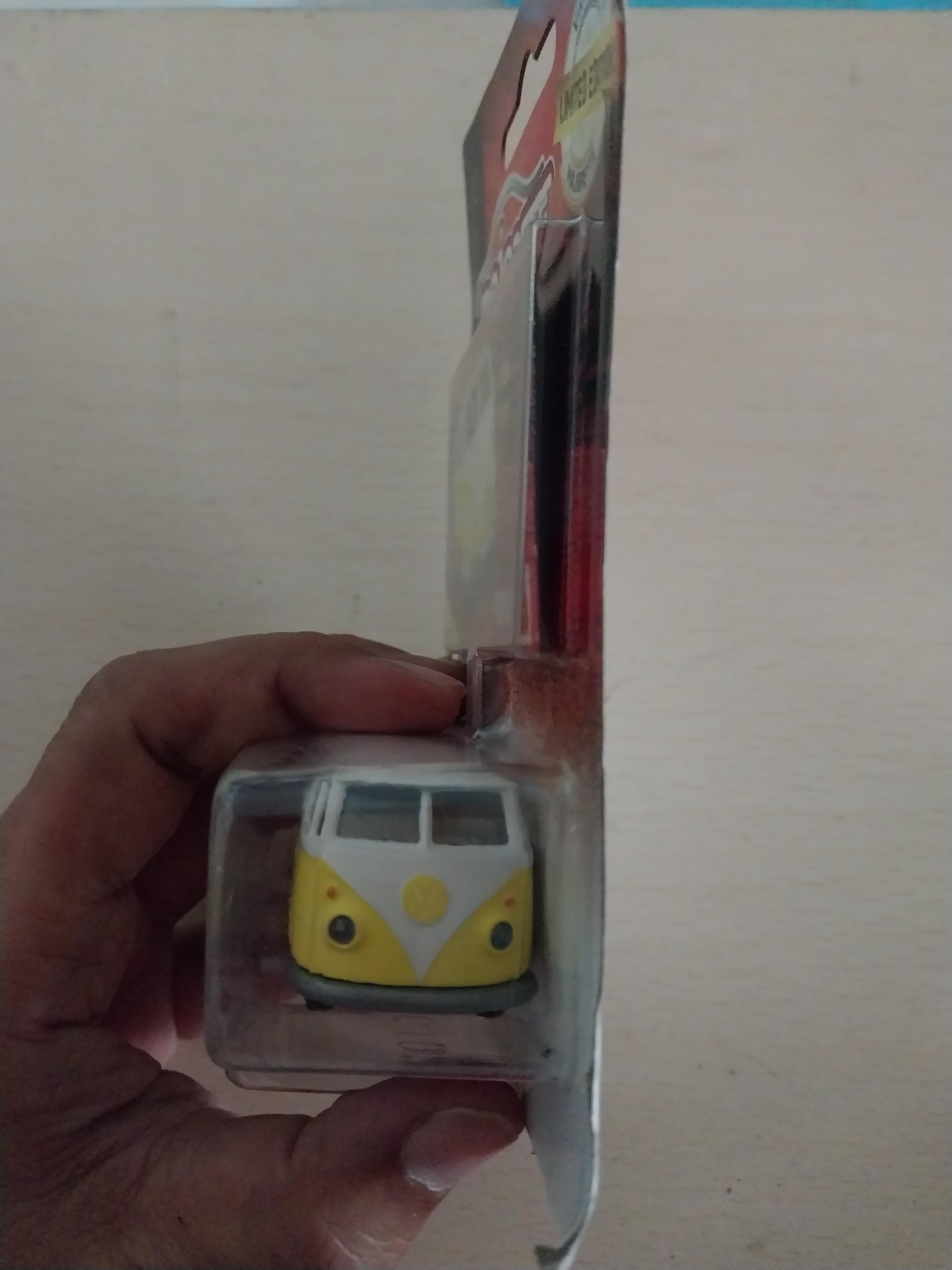 มีหลายภาพ รถตู้มาจอเรทวินเทจ Limited Edition รถตู้โฟล์คสีเหลือง vwt 1