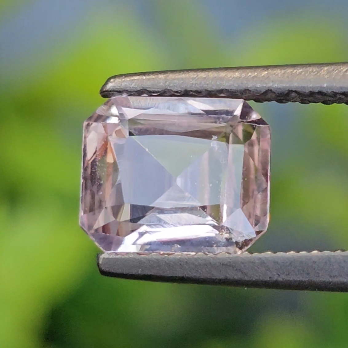 พลอย พัดพารัดชา Padparadscha Sapphire 1.23 กะรัต (Cts.) ดิบ (Unheated) พลอยแท้ อัญมณีมงคลประจําวันเกิด เครื่องประดับพลอย