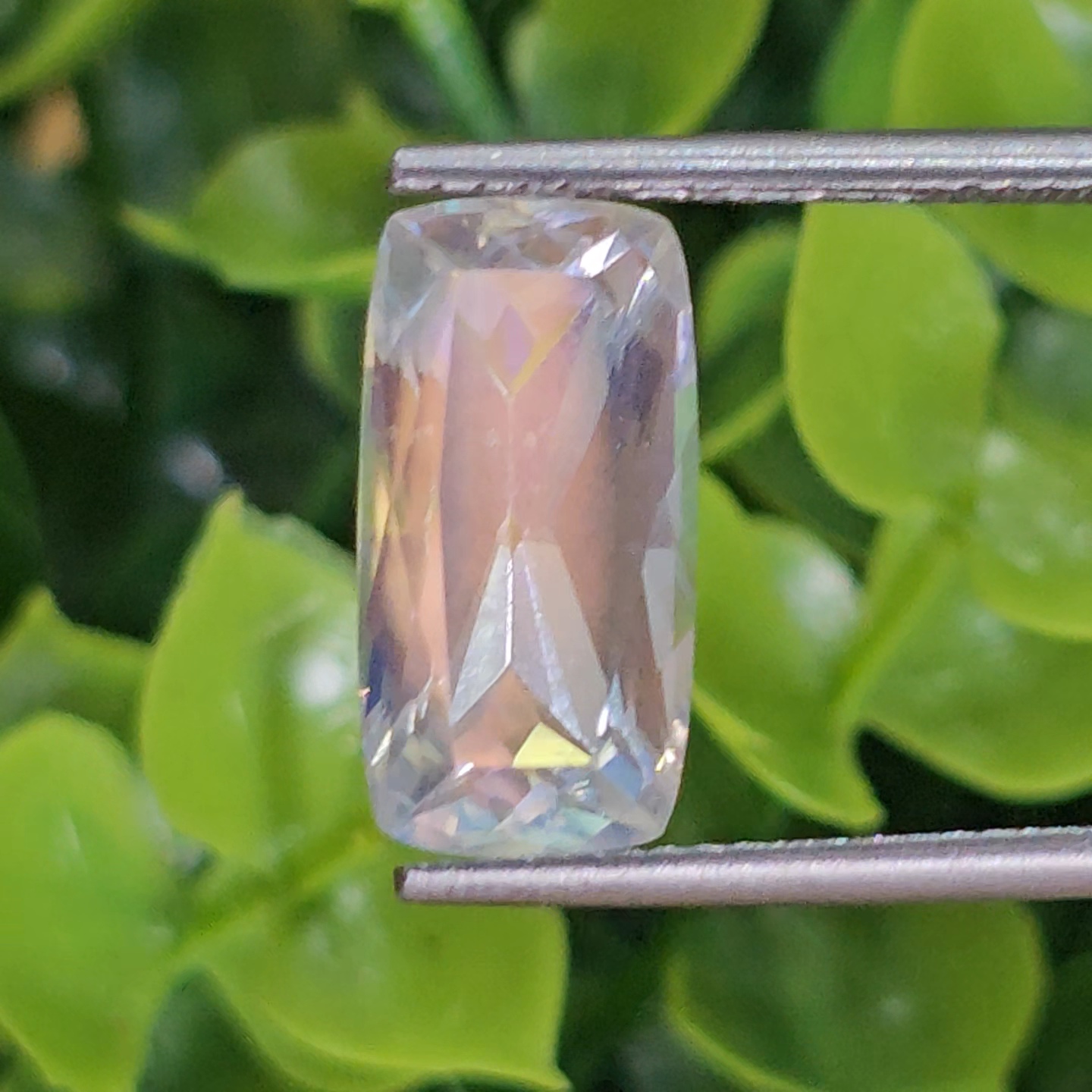 พลอย มูนสโตน เรนโบว์ Rainbow Moonstone 5.53 กะรัต (cts.) พลอยแท้ อัญมณีมงคลประจําวันเกิด เครื่องประดับพลอย