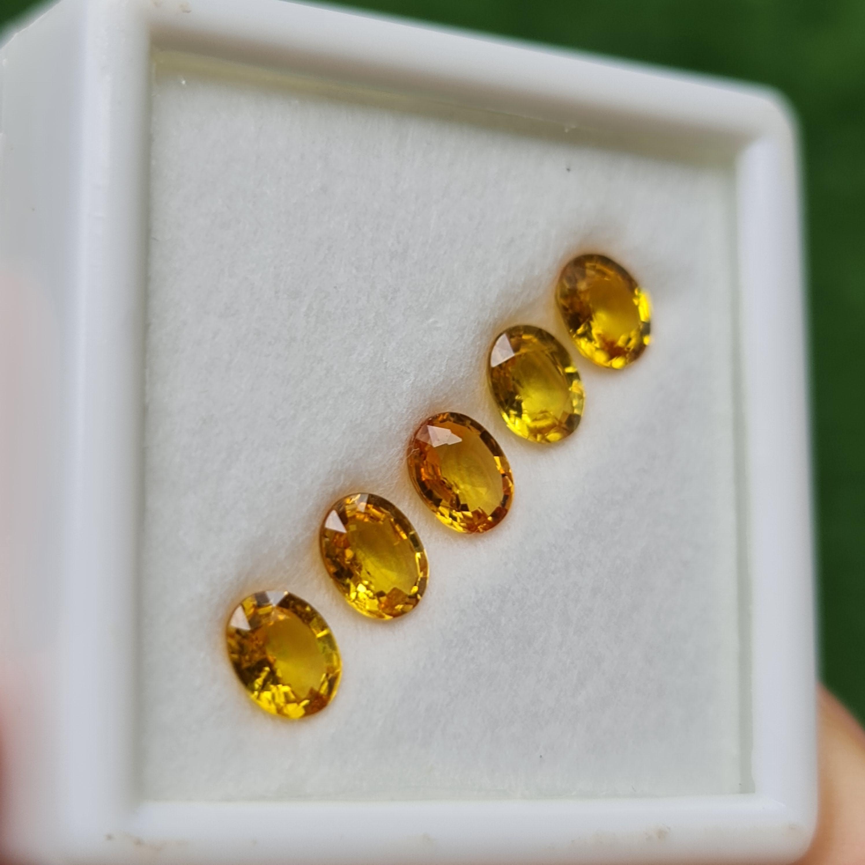 พลอย บุษราคัม yellow sapphire 3.57 กะรัต (Cts.) 5 เม็ด (Pcs.) พลอยแท้ อัญมณีมงคลประจําวันเกิด เครื่องประดับพลอย