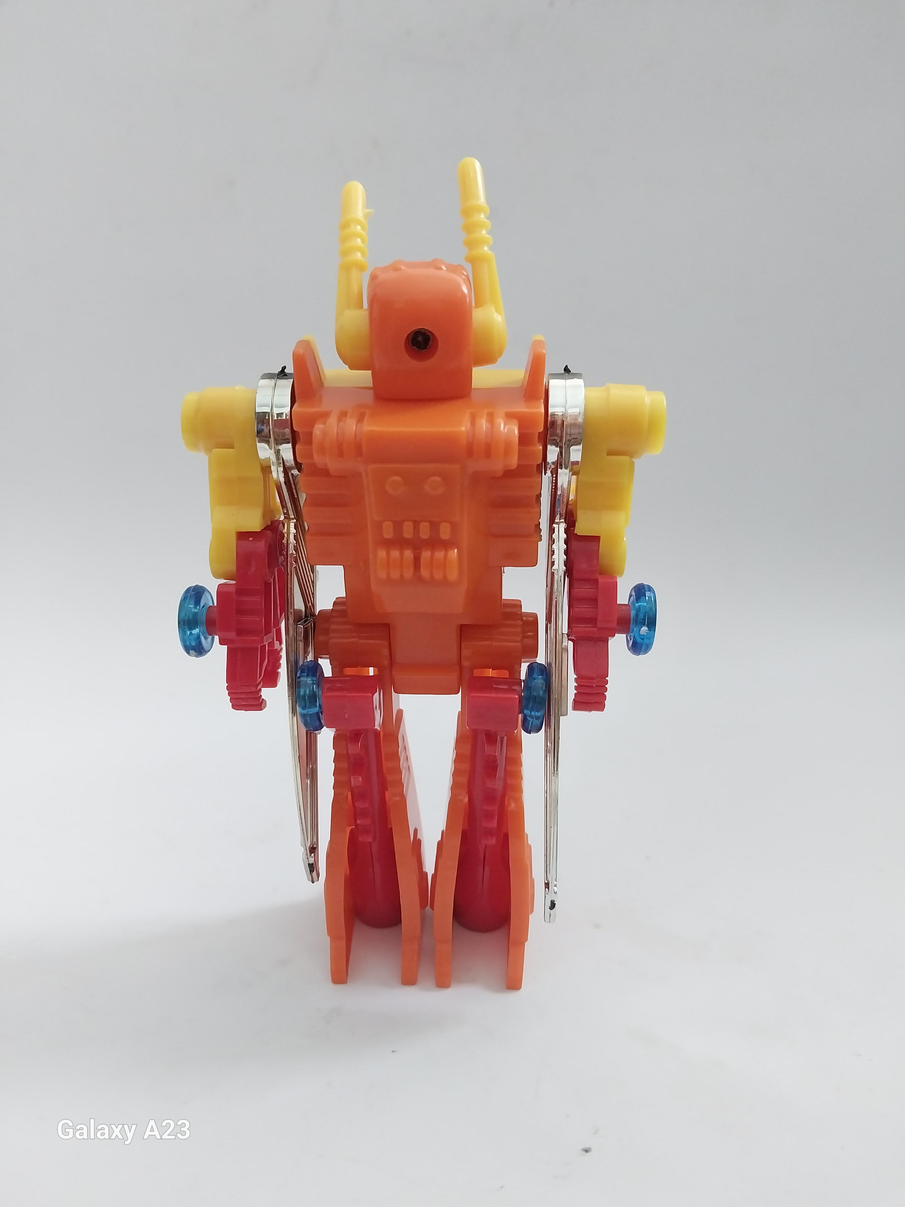 มีหลายภาพ,หุ่นแมลงรุ่นปี70 มีจุดขยับ ขนาดตามภาพ ขิ้นส่วนหลวมบ้าง