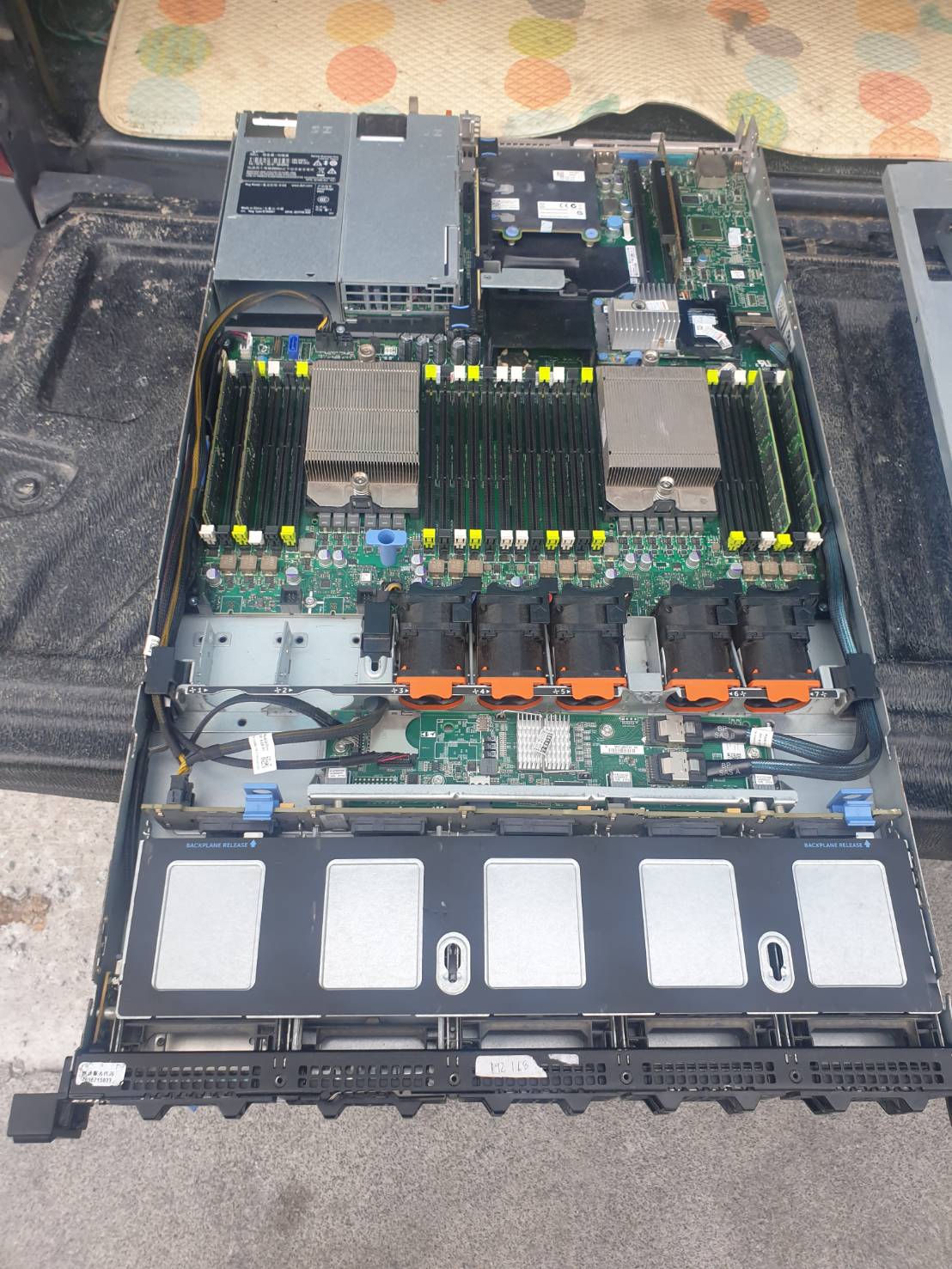 Server Dell R620 E5-2650x2 Ram 128GB SAS 300*3 power x2 เซิฟเวอร์มือสองพร้อมใช้งาน