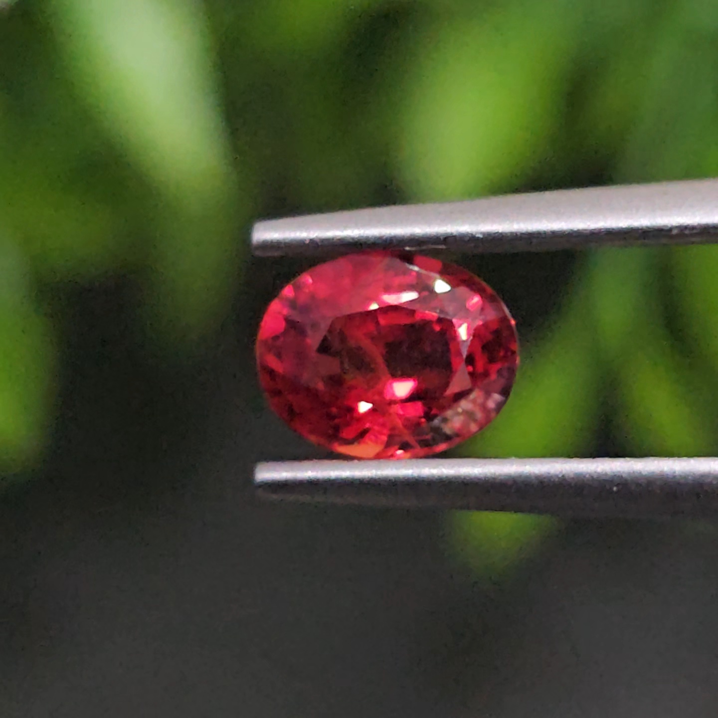 พลอย ทับทิม ซองเจีย Songea Ruby Sapphire 1.03 กะรัต (Cts.) พลอยแท้ อัญมณีมงคลประจําวันเกิด เครื่องประดับพลอย