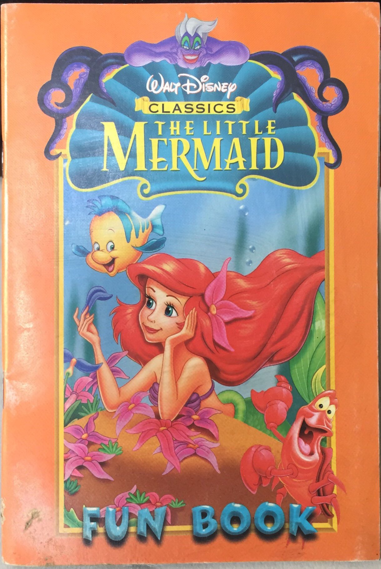 มีหลายภาพ, มีตำหนิ โปรดดูทุกภาพ, สมุดภาพเจ้าหญิงเงือกน้อยแอเรียล, the Little Mermaid ขนาด 19 cm, เป็นสมุดภาพการ์ด ที่คั่นหนังสือ ป้ายสมุดโทรศัพท์การ์ดอวยพรวันเกิดตัวแขวนโทรศัพท์มือถือเป็นกระดาษสแตนดี้และภาพระบายสี เป็นภาพเงือกน้อยแอเรียล Little Mermaid
