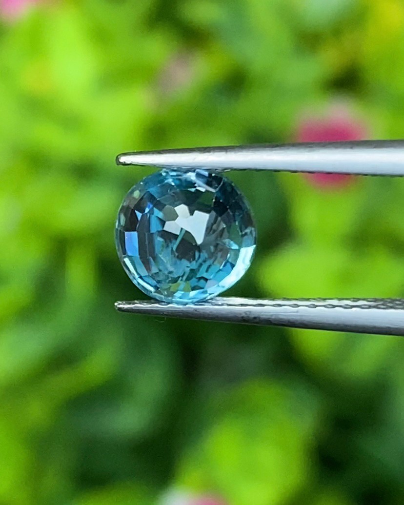 พลอย เพทาย Natural Zircon 2.12 กะรัต (Cts.) พลอยแท้อัญมณีมงคล ประจําวันเกิด เครื่องประดับพลอย