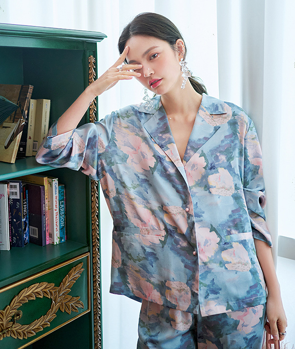 🚩พร้อมส่ง🚩ชุดนอนซาติน Silk Satin ไหมซาตินเกรดพรีเมี่ยม สีพาสเทลพิมพ์ลายดอกน่ารัก ผ้านุ่มลื่นละมุนผิว (ST121)