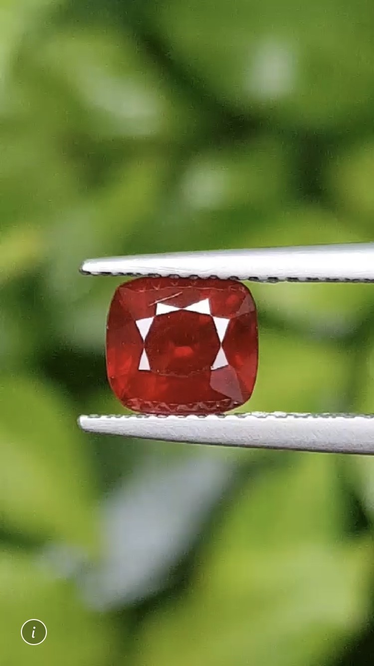 พลอย สปิเนล พม่า Spinel Myanmar 1.50 กะรัต (Cts.) ดิบ Unheated พลอยแท้ อัญมณีมงคลประจําวันเกิด เครื่องประดับพลอย