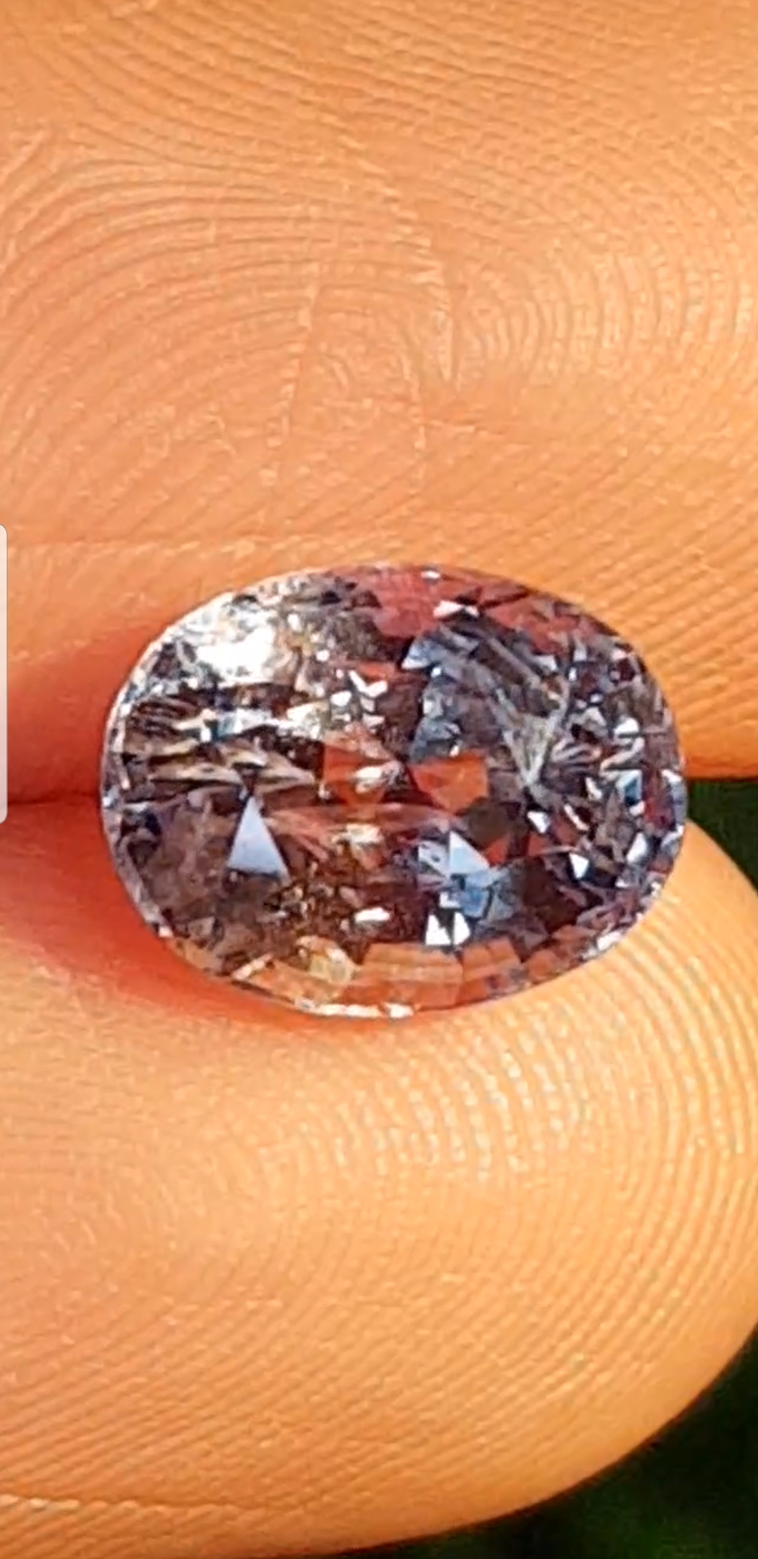 พลอย คัลเลอร์เชนจ์ แซฟไฟร์ Color Change Sapphire 2.77 กะรัต (Cts.) ดิบ พร้อมใบเซอร์ พลอยแท้ อัญมณีมงคลประจําวันเกิด เครื่องประดับพลอย