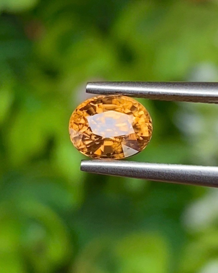 พลอย เพทาย (Zircon) 1.46 กะรัต (Cts.) พลอยแท้ อัญมณีมงคลประจําวันเกิด เครื่องประดับพลอย