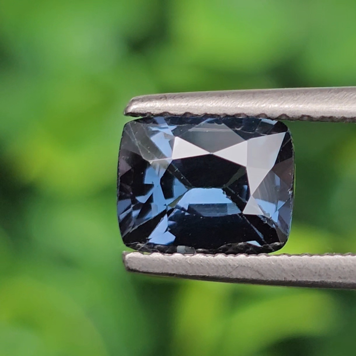 สปิเนล พม่า (Spinel Myanmar) 1.27 กะรัต (Cts.) พลอยแท้ อัญมณีมงคลประจําวันเกิด เครื่องประดับพลอย