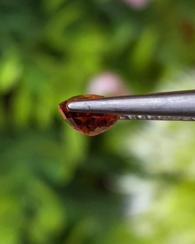 พลอย ออเรนจ์ แซฟไฟร์ Orange Sapphire 0.93 กะรัต (Cts.) พลอยแท้ อัญมณีมงคลประจําวันเกิด เครื่องประดับพลอย