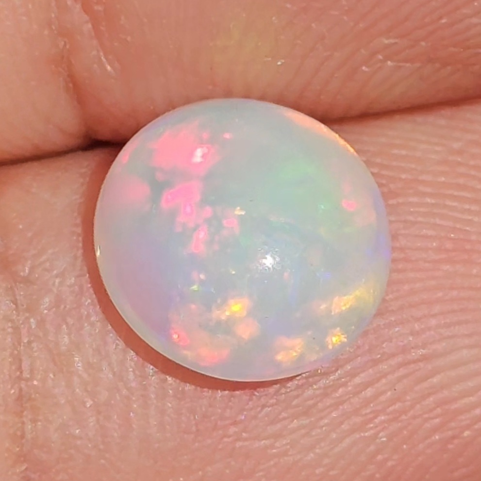 พลอย ไวท์ โอปอล White Opal 1.45 กะรัต (Cts.) พลอยแท้ อัญมณีมงคลประจําวันเกิด เครื่องประดับพลอย