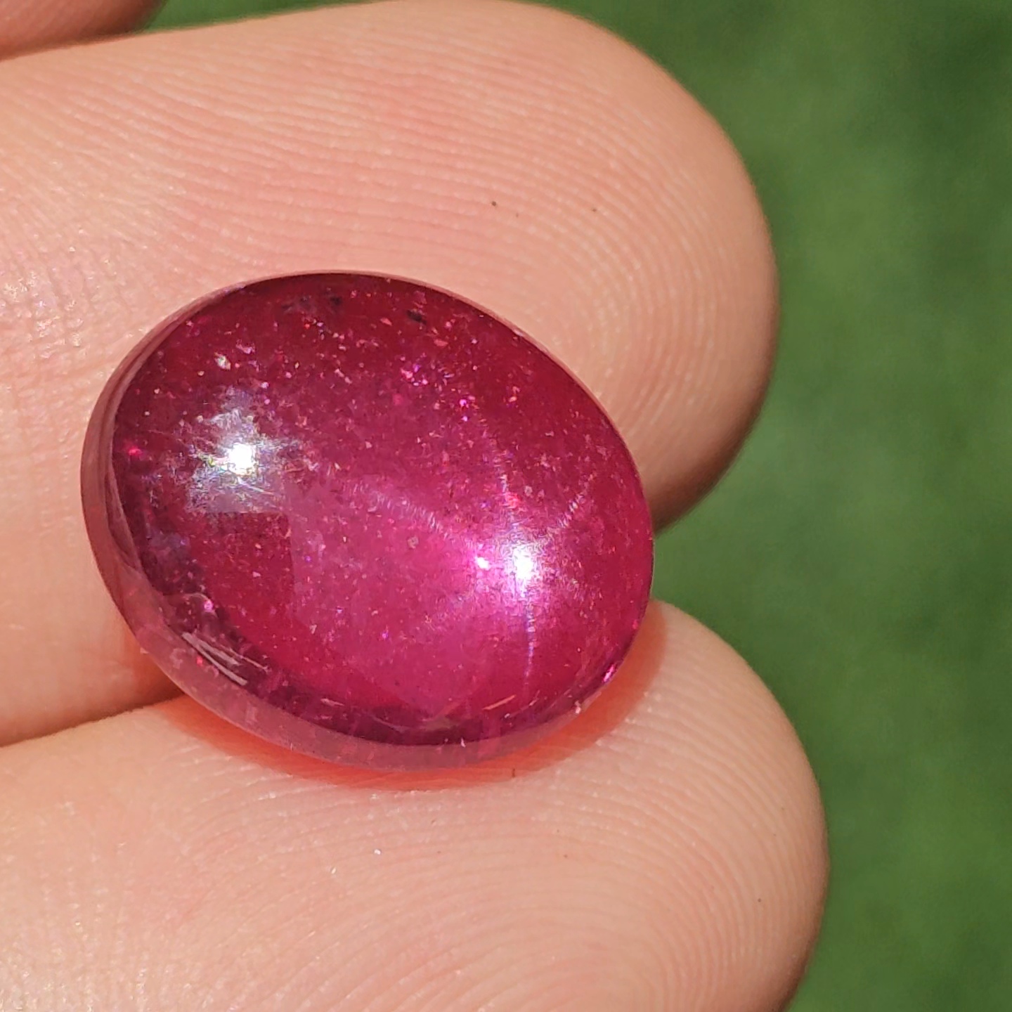 พลอย ทับทิม สตาร์ แซฟไฟร์ Ruby Star Sapphire 10.71 กะรัต (Cts.) พร้อมใบเซอร์ พลอยแท้ อัญมณีมงคลประจําวันเกิด เครื่องประดับพลอย