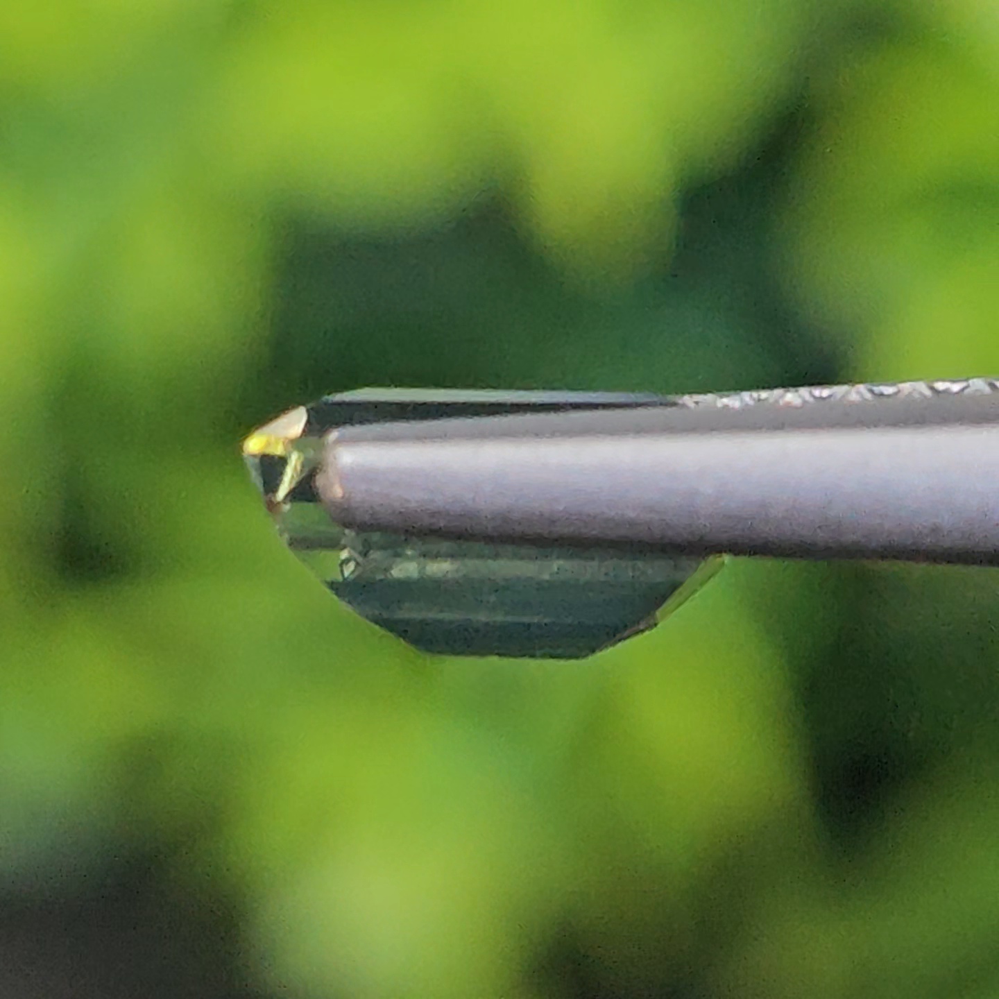 พลอย เพทาย Natural Zircon 1.23 กะรัต (Cts.) ดิบ พลอยแท้อัญมณีมงคล ประจําวันเกิด เครื่องประดับพลอย