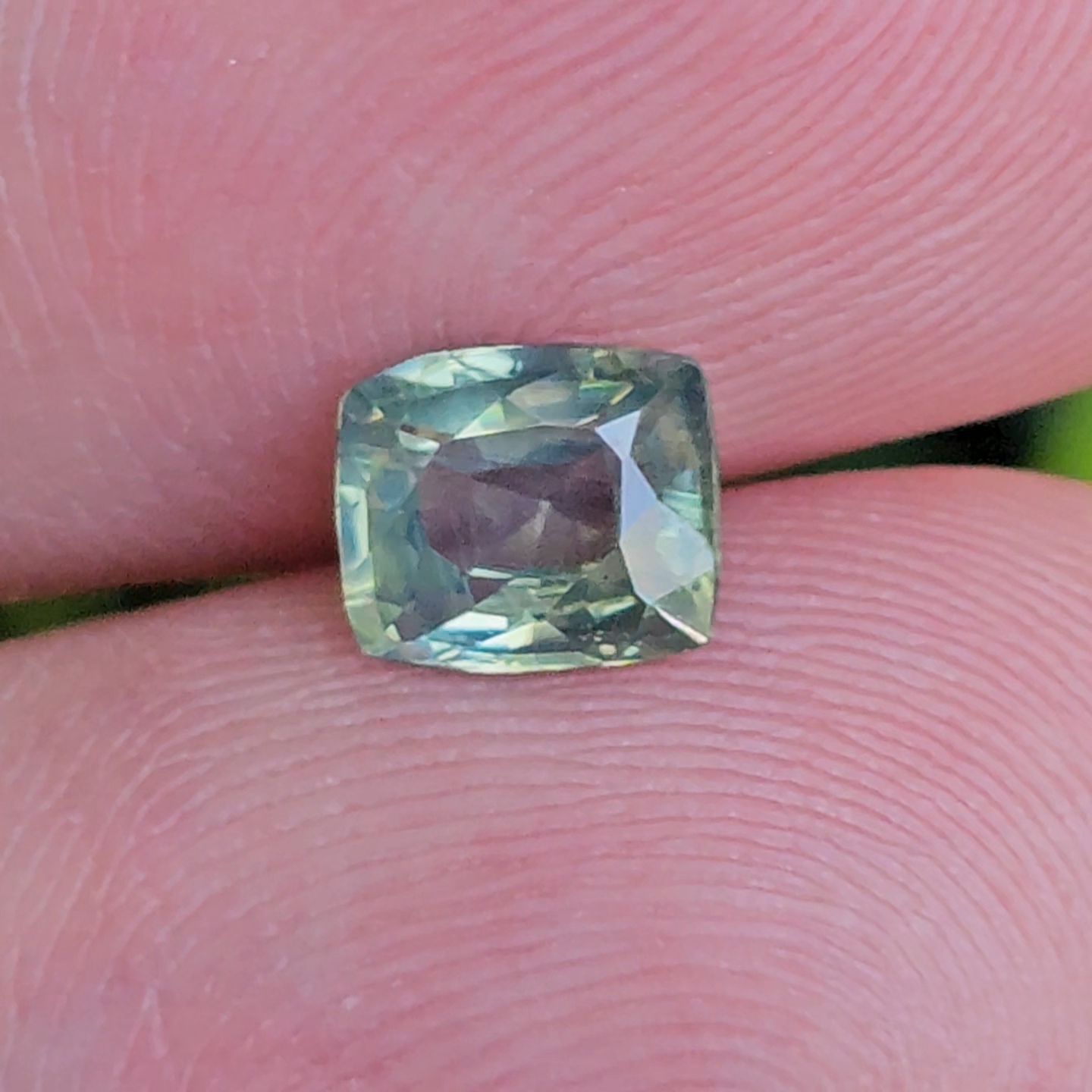 พลอย เพทาย Natural Zircon 1.13 กะรัต (Cts.) ดิบ พลอยแท้อัญมณีมงคล ประจําวันเกิด เครื่องประดับพลอย