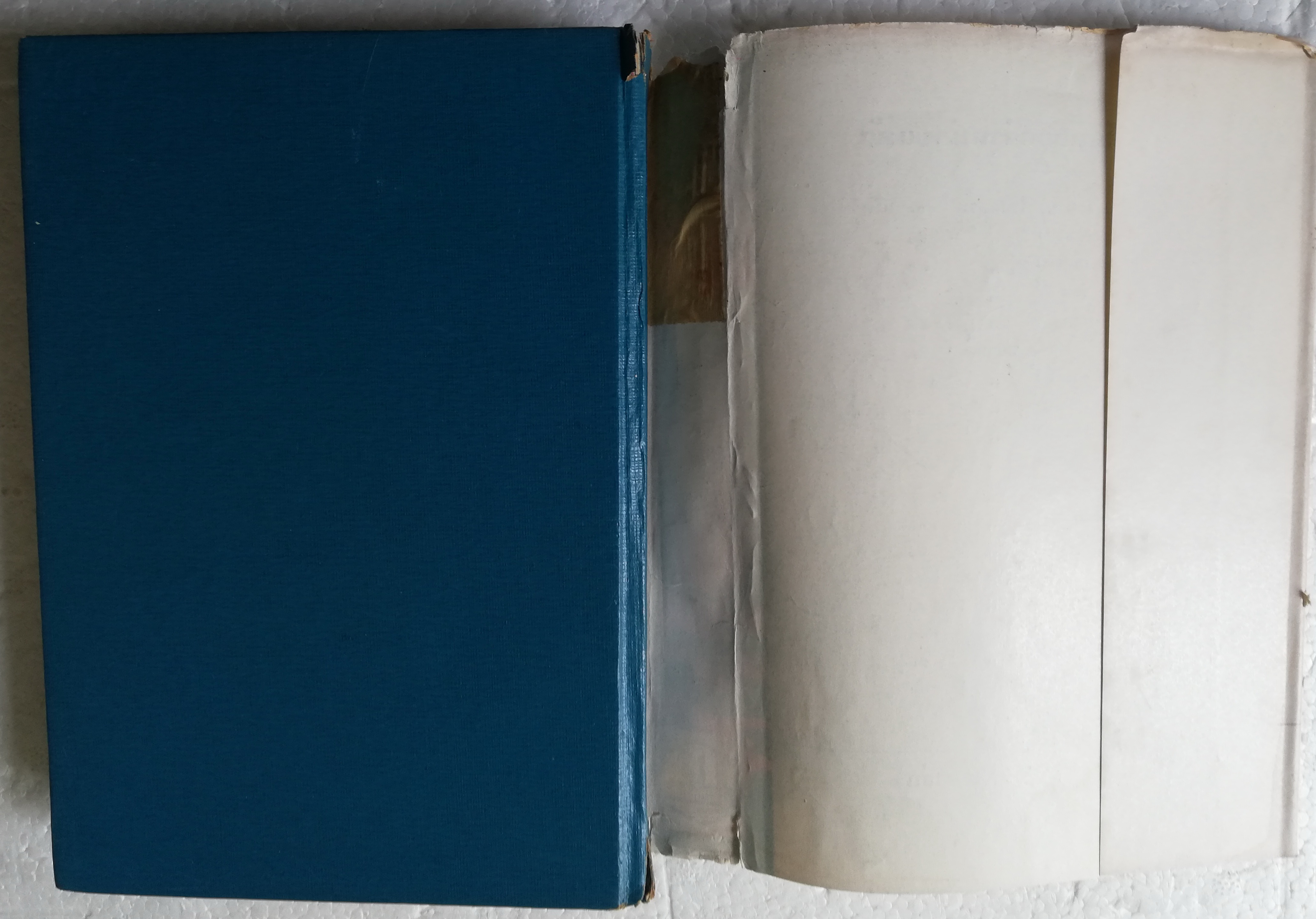 หนังสือนิยายเก่า ปกแข็ง **ปกมีตำหนิตามภาพ-สภาพดี "จำเลยรัก" 2 เล่มจบ โดย ชูวงศ์ ฉายะจินดา พิมพ์ครั้งที่ 3 พศ 2517