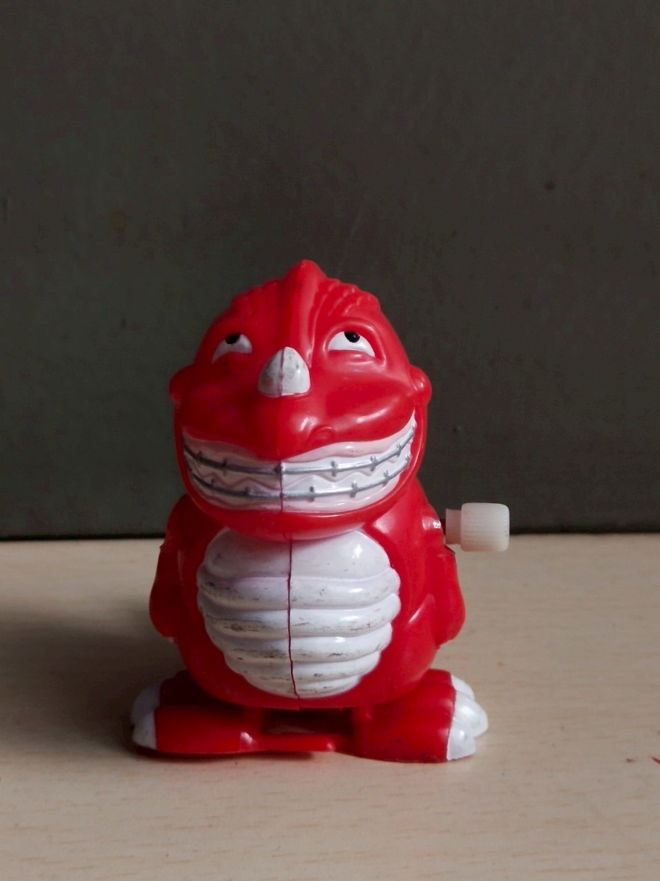 มีหลายภาพ ตุ๊กตา ก๊อตจิจัดฟันไขลาน งานเก่าพรีเมี่ยมแถมจากปั๊มน้ำมัน งานไทย ขนาดตามรูป มือสองสภาพดีมีรอยบ้าง ***ลานใช้ไม่ได้แล้ว ขายตามสภาพส