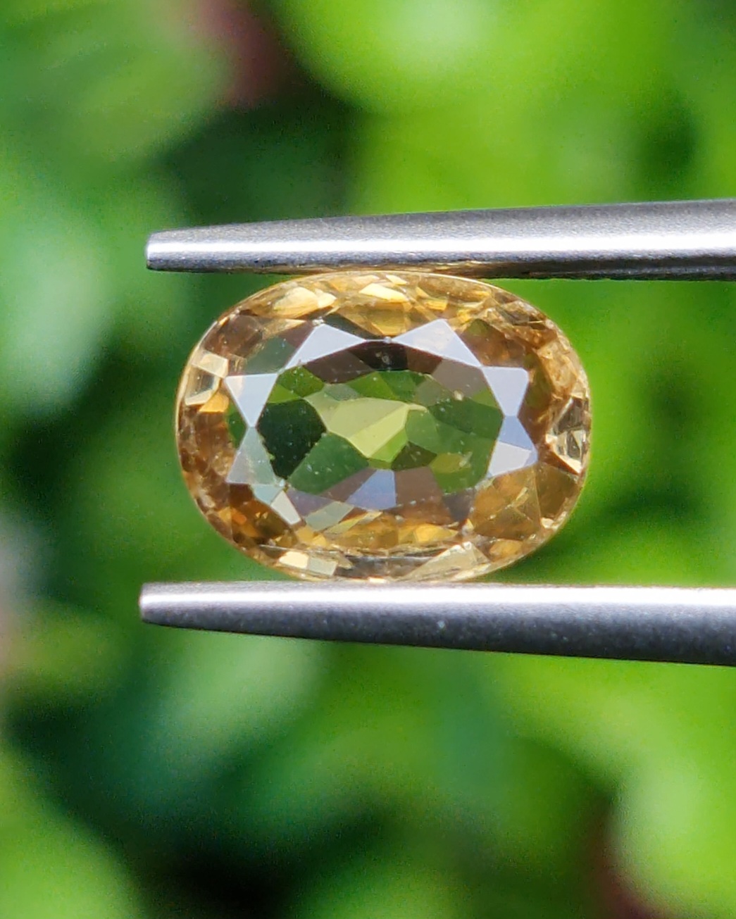 พลอย เพทาย Natural Zircon 2.53 กะรัต (Cts.) พลอยแท้อัญมณีมงคล ประจําวันเกิด เครื่องประดับพลอย