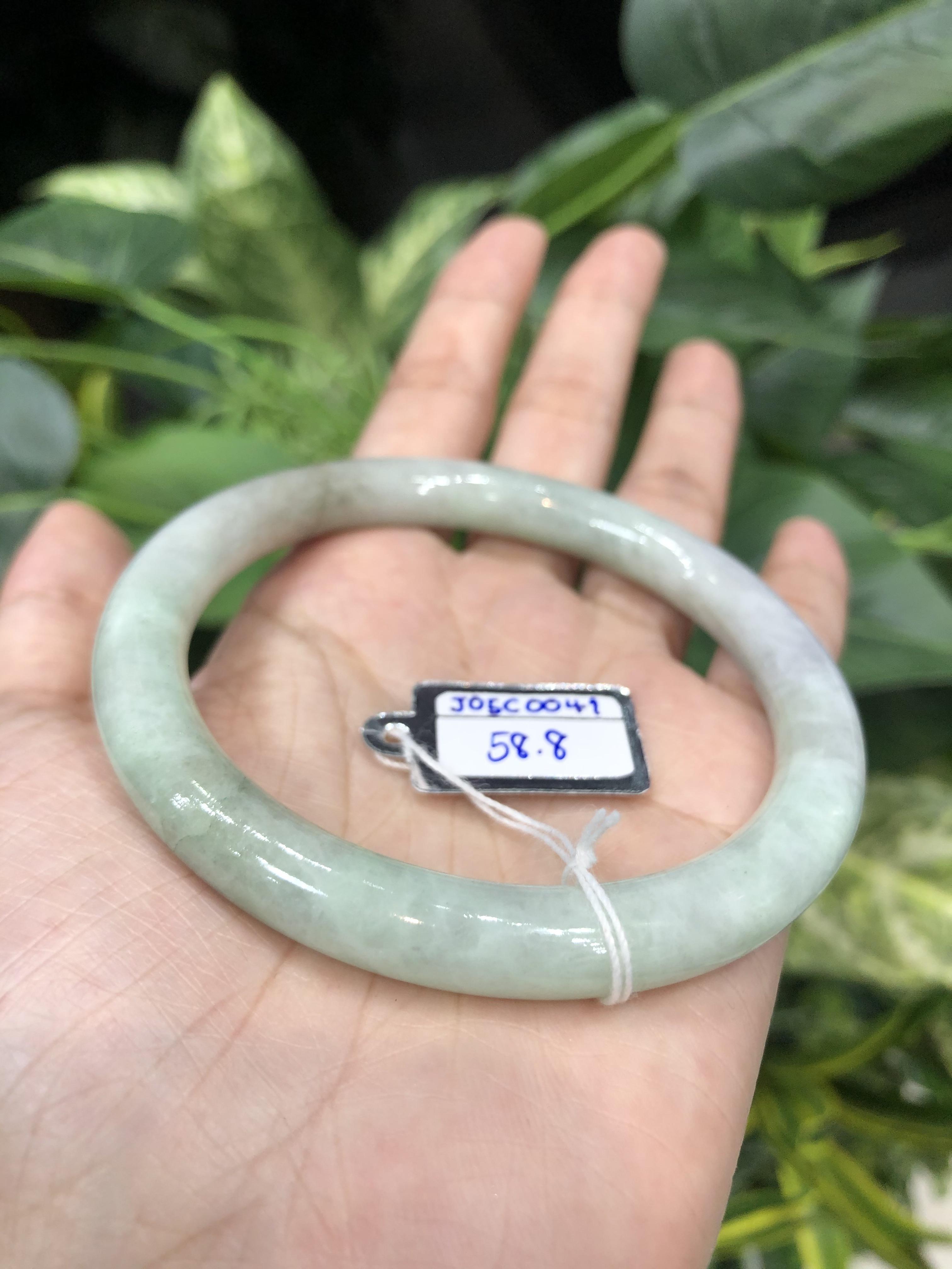 J05C0042 หยก พม่า แท้ Jade กำไลหยก 58.8 มม. (Jade bracelet) พม่า (Myanmar)