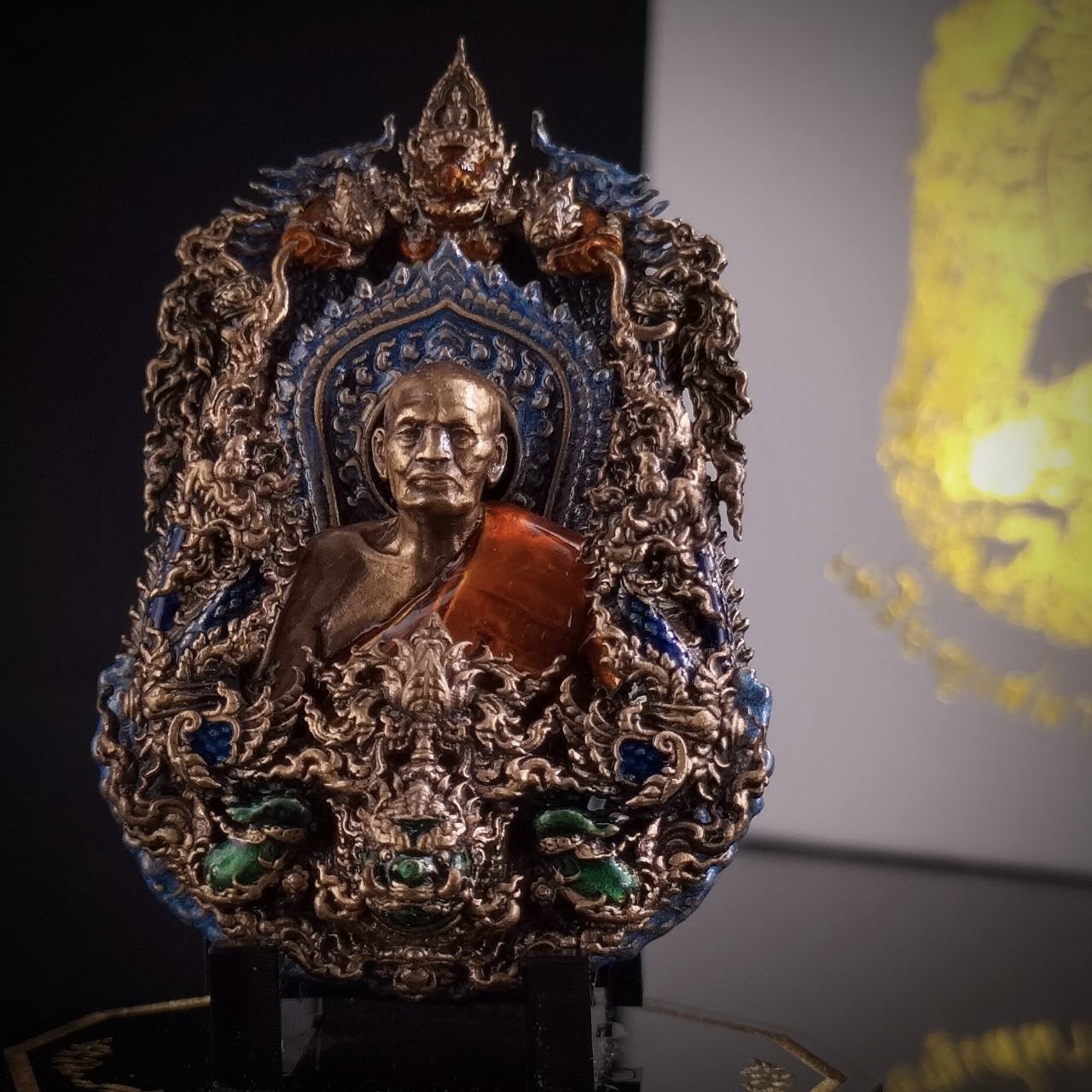 เหรียญเสมาบารมีพลิกชีวิตหลวงพ่อพัฒน์ รหัส 7 นวะลงยา (พิเศษเลี่ยมกันน้ำให้ฟรี)