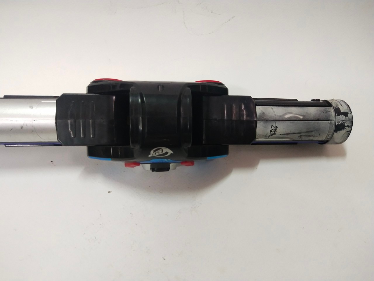 อาวุธ ของขบวนการ โกบัสเตอร์ ขนาดตามรูป เก่าเก็บ ไม่ได้ลองเครื่อง มือสองตามสภาพมีรอยบ้าง