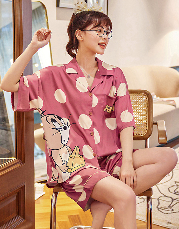 🚩พร้อมส่ง🚩ชุดนอน Silk Satin แขนสั้นขาสั้น ลายจุดน่ารัก ผ้าซาตินเกรดพรีเมี่ยม นุ่มลื่นละมุนผิว (CT116-6)