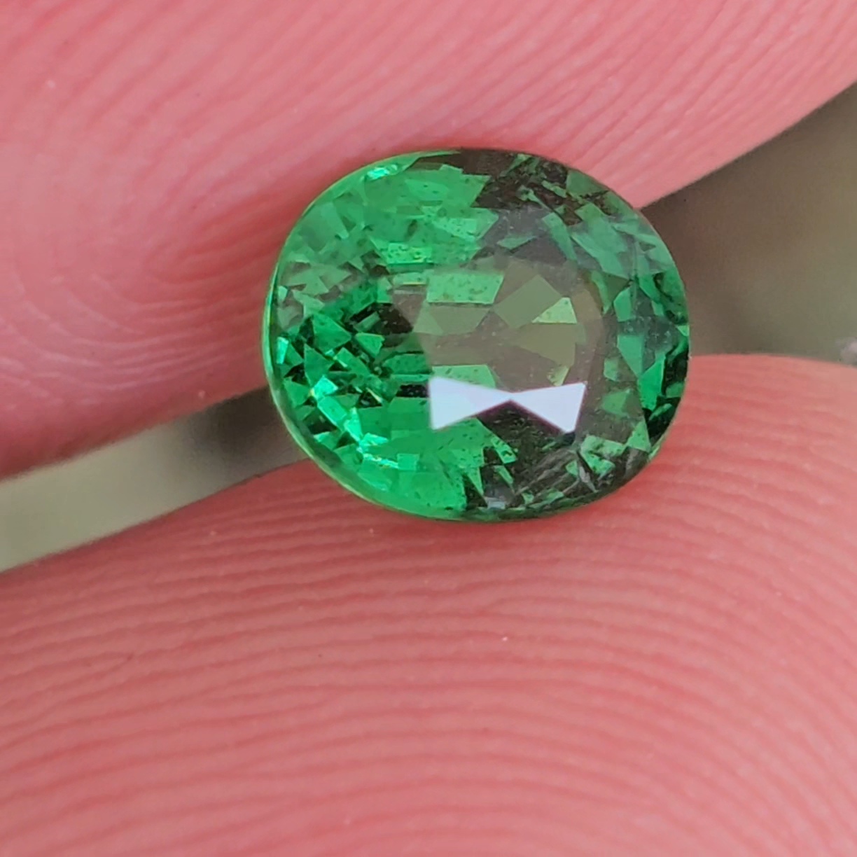 พลอย ซาโวไรท์ Tsavorite Garnet 1.26 กะรัต (Cts.) ดิบ Unheated พร้อมใบเซอร์ อัญมณีมงคลประจําวันเกิด เครื่องประดับพลอย