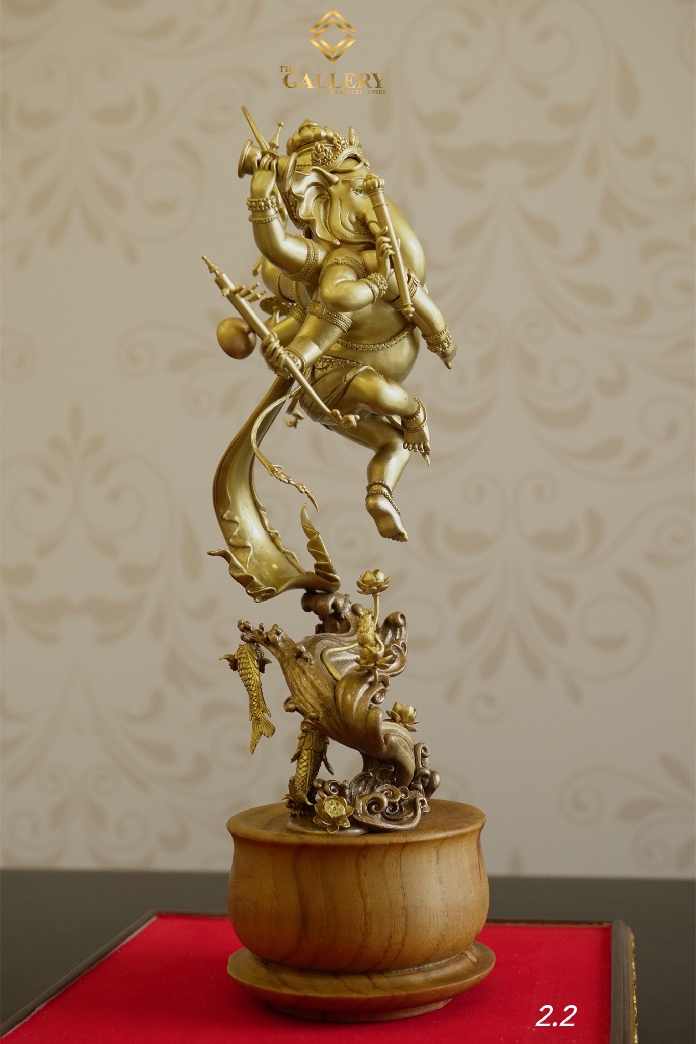 พระศรีนาฏยมหาคเณศ รุ่น กำเนิดอาริยธรรมศิลป์ รายการที่ 2.2 เนื้อโกลด์บรอนซ์ ขนาดความสูง 26 เซนติเมตร ( รวมฐาน )