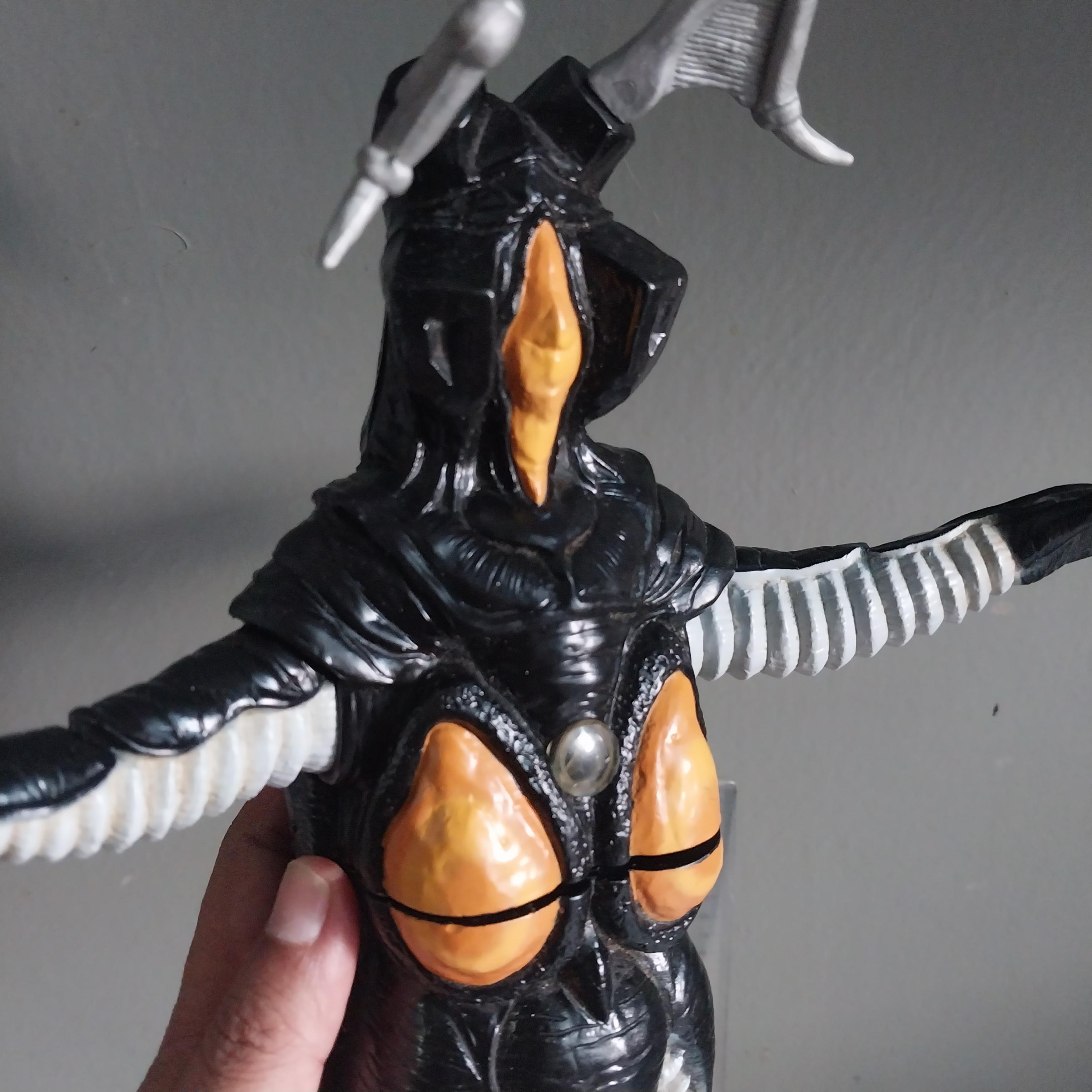 มีหลายภาพ สัตว์ประหลาดเซ็ทต้อน งานเครื่อง***ใช้ระบบไม่ได้ ,โมเท้าข้างหนึ่ง ยืนได้ปกติ ขนาดประมาณ 11นิ้ว ตามภาพ