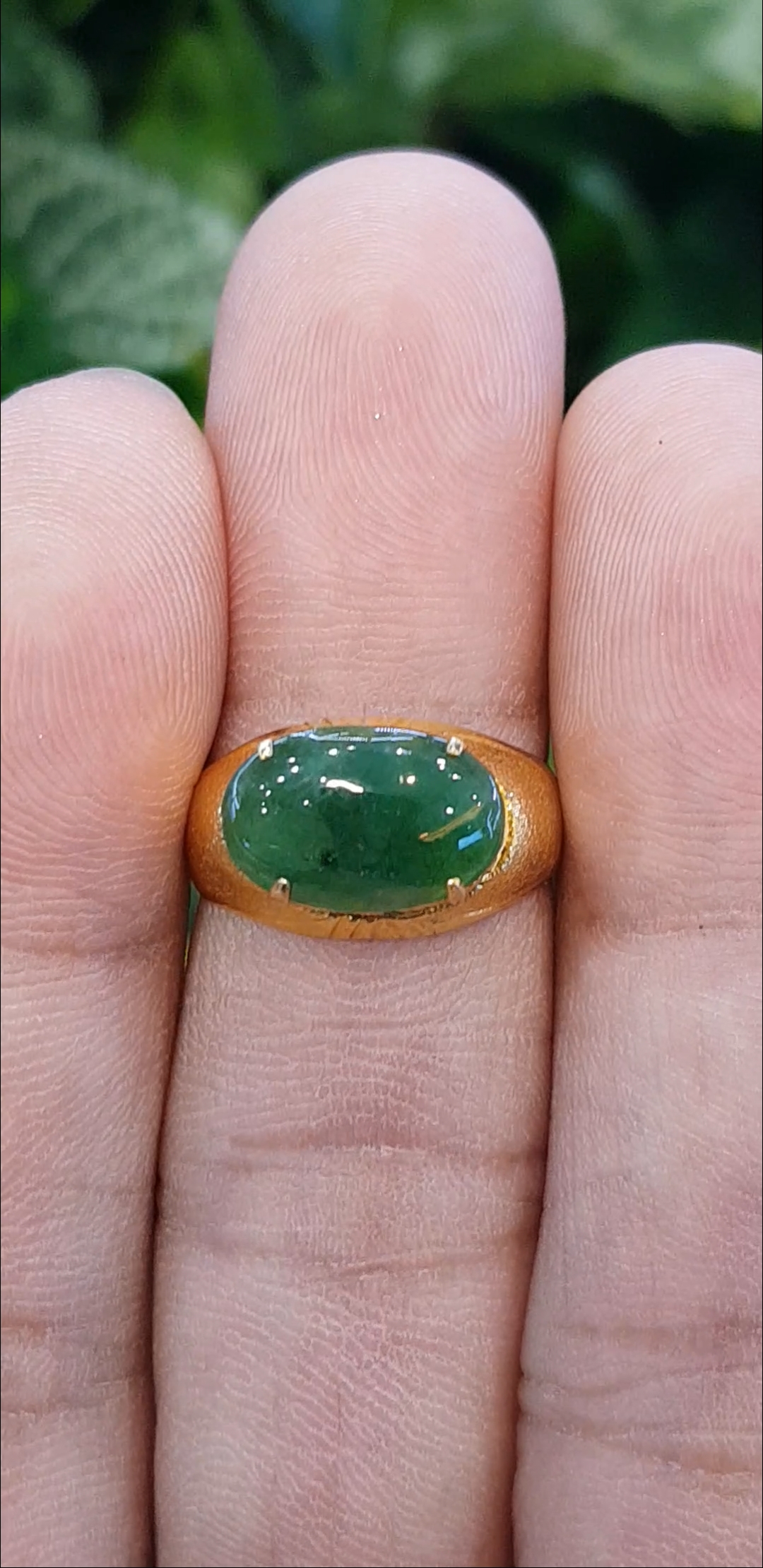 หยก พม่า แท้ Jade แหวนหยก 翡翠戒指 (Jadeite ring) 1.56 กะรัต (Cts.) Size 54 ดิบ ไม่ผ่านการปรับปรุง (Type A) พม่า (Myanmar)