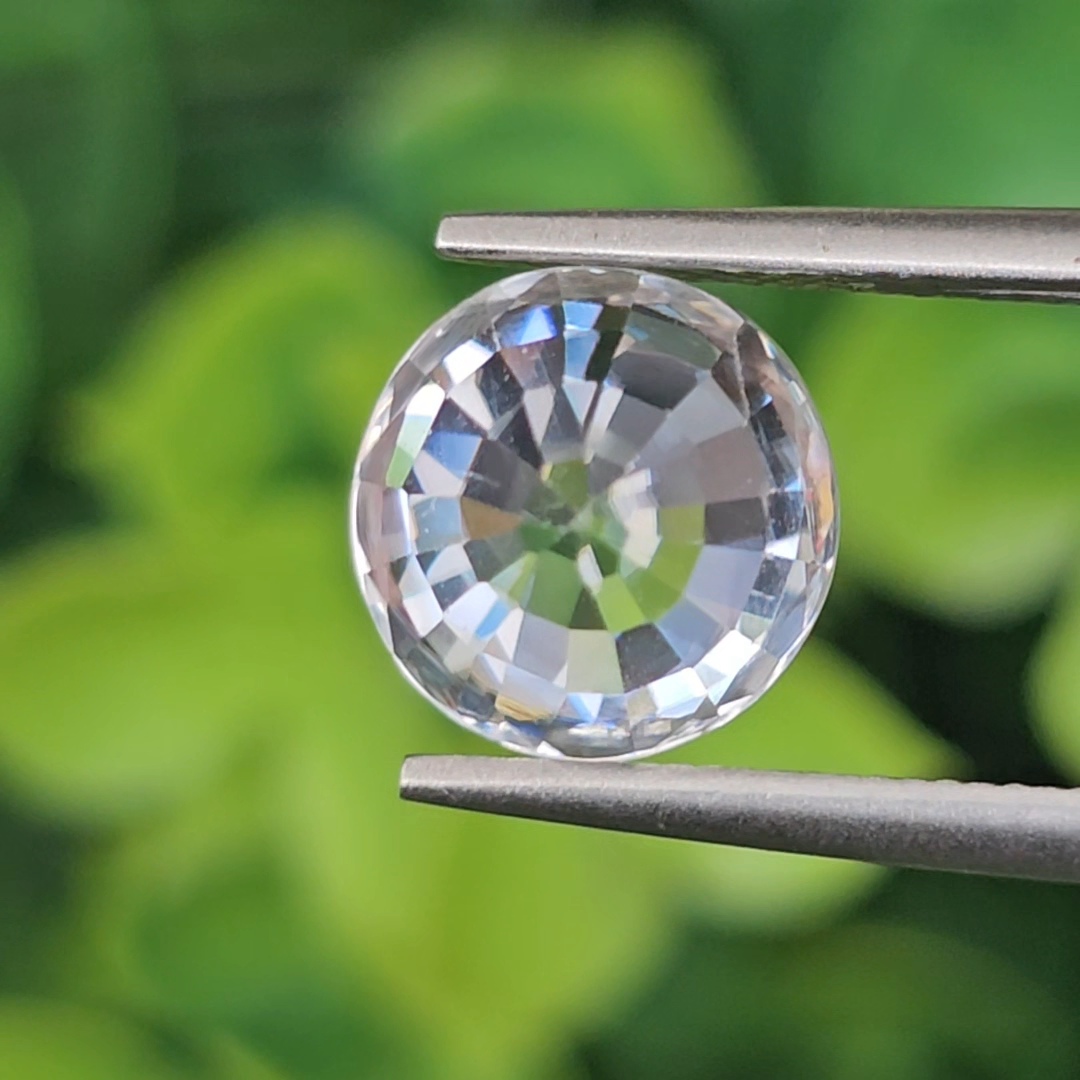 พลอย เพทาย Natural Zircon 4.08 กะรัต (Cts.) พลอยแท้ อัญมณีมงคลประจําวันเกิด เครื่องประดับพลอย