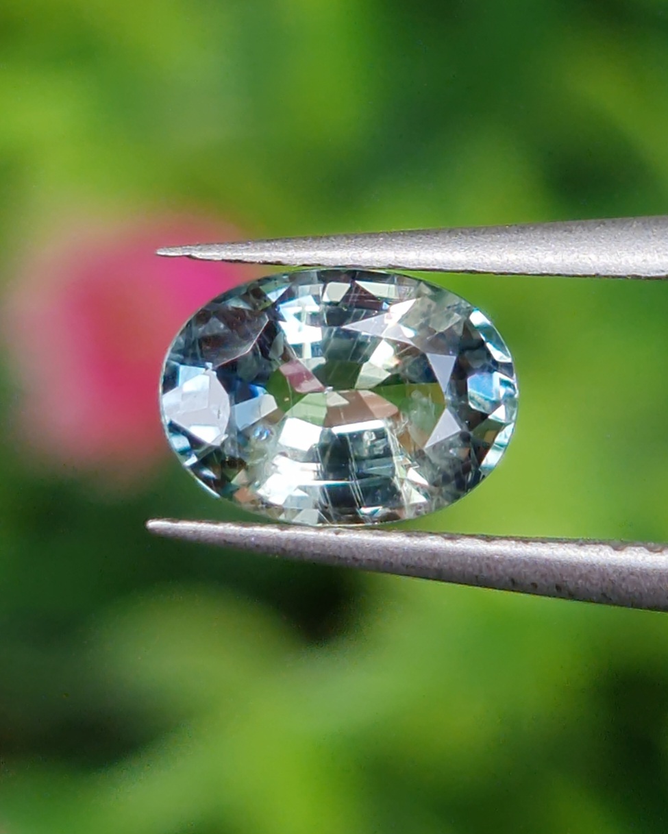 พลอย แซฟไฟร์ 2 สี Bi Color Sapphire 0.91 กะรัต (Cts.) พลอยแท้ อัญมณีมงคลประจําวันเกิด เครื่องประดับพลอย