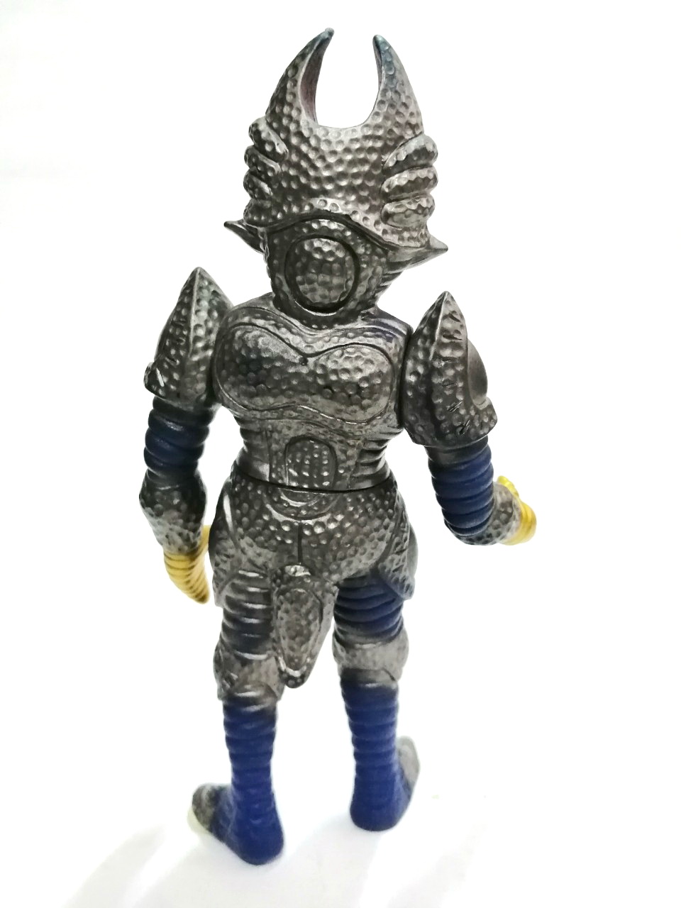 ซอฟสัตว์ประหลาด เลดี้เบนเซน จาก อุลตร้าแมน ซีเอิร์ธ ขนาดกว่า 7 นิ้ว bandai china 1997 สภาพดี ***มีรอยใต้เท้าเล็กน้อย Soft 7" Alien Lady Benzene monster from Ultraman Zearth