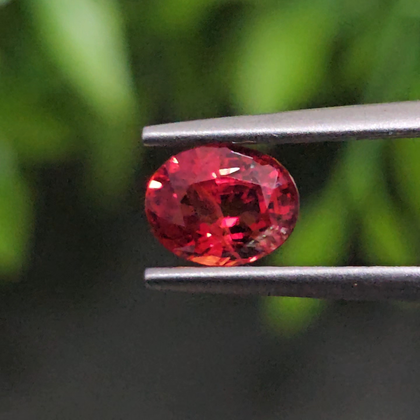 พลอย ทับทิม ซองเจีย Songea Ruby Sapphire 1.03 กะรัต (Cts.) พลอยแท้ อัญมณีมงคลประจําวันเกิด เครื่องประดับพลอย