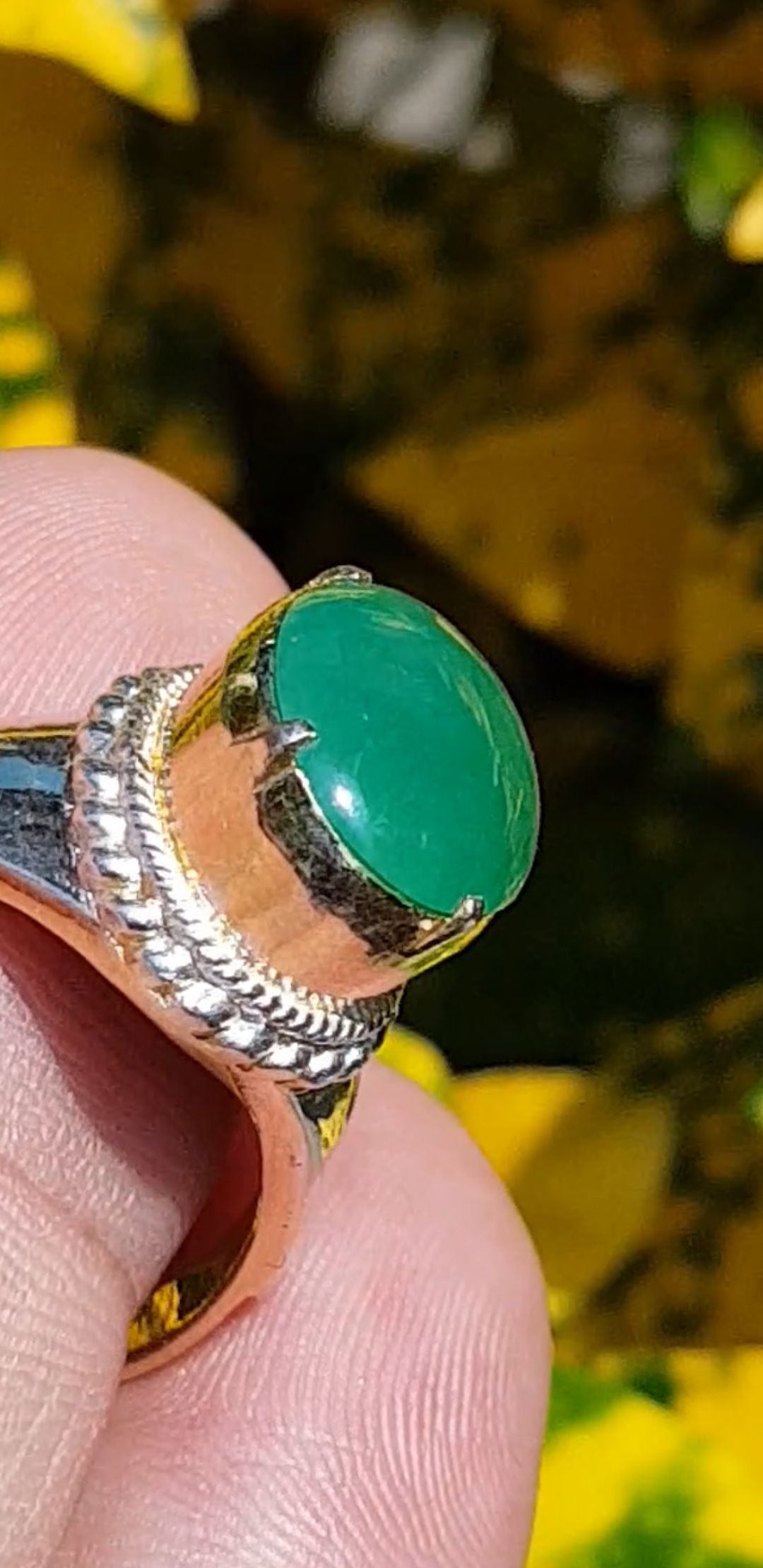 หยก พม่า แท้ Jade แหวนหยก 翡翠戒指 (Jadeite ring) 2.59 กะรัต (Cts.) ดิบ ไม่ผ่านการปรับปรุง (Type A) พม่า (Myanmar)