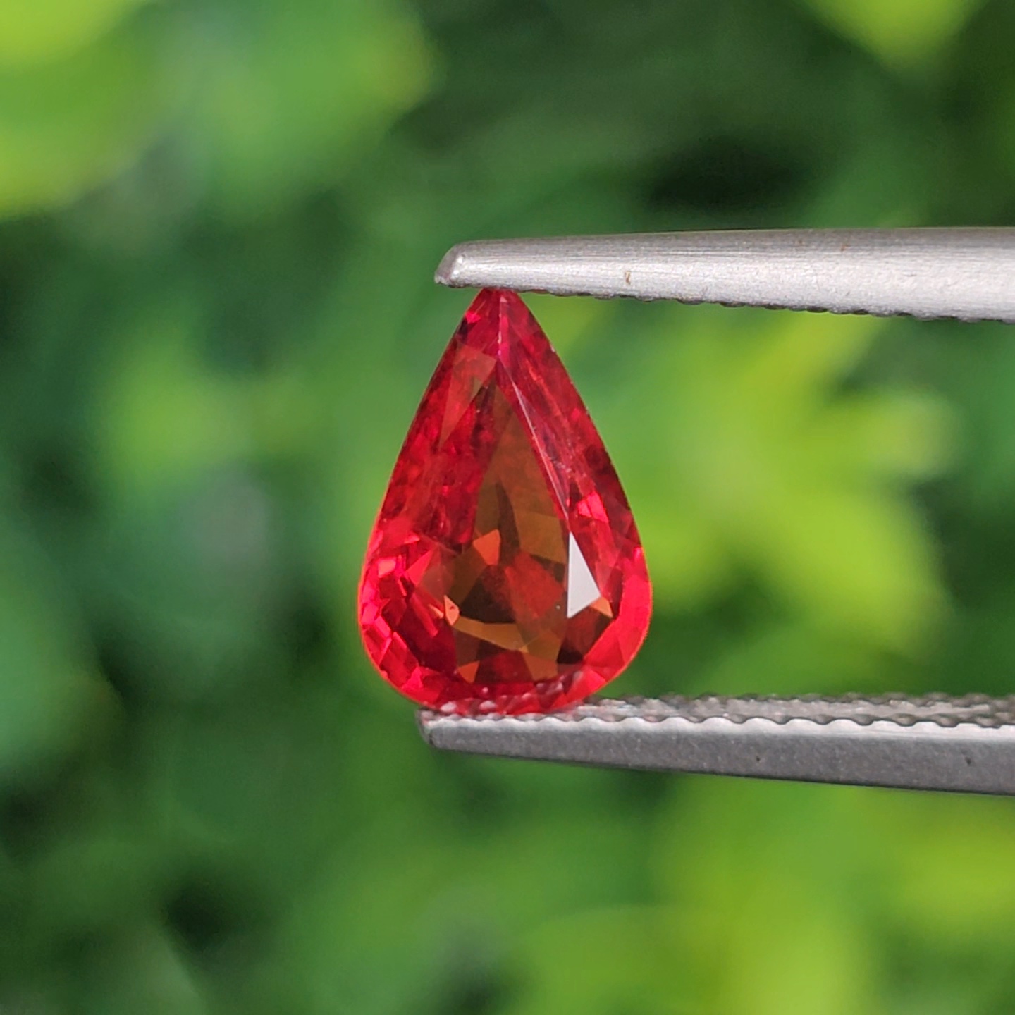 พลอย ทับทิม ซองเจีย Songea Ruby Sapphire 1.21 กะรัต (Cts.) พลอยแท้ อัญมณีมงคลประจําวันเกิด เครื่องประดับพลอย