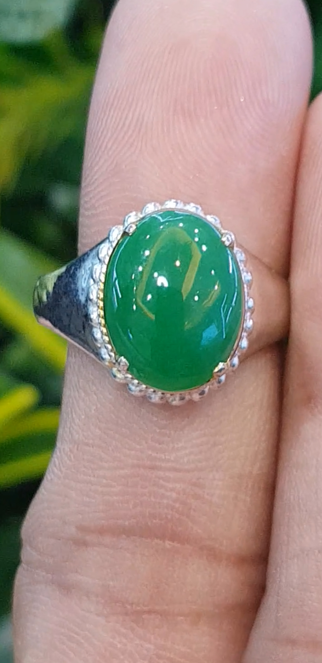 หยก พม่า แท้ Jade แหวนหยก 翡翠戒指 (Jadeite ring) 2.59 กะรัต (Cts.) ดิบ ไม่ผ่านการปรับปรุง (Type A) พม่า (Myanmar)