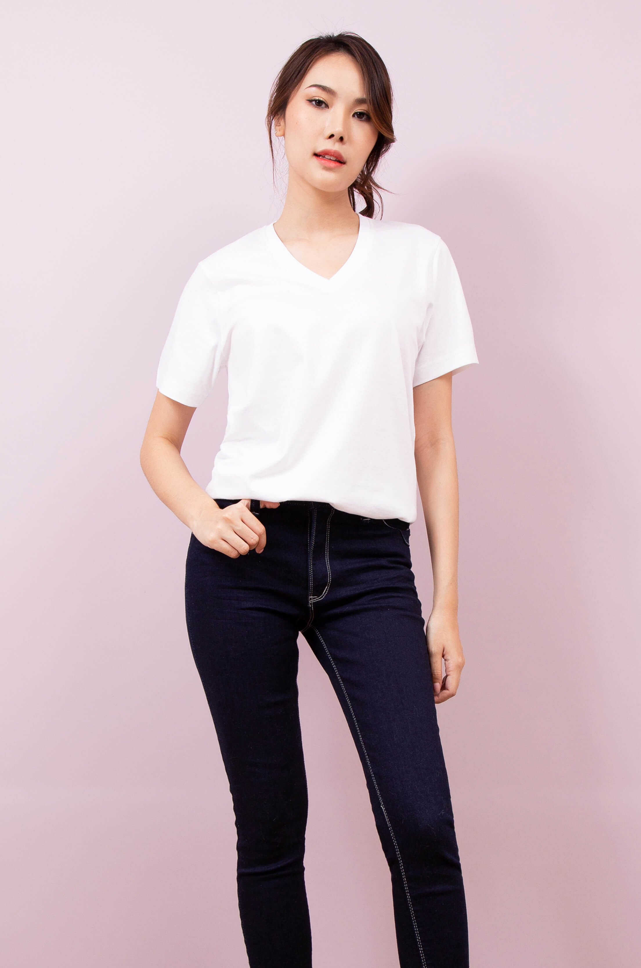 เสื้อยืด OV102 คอวี ผ้าCotton100% 32 เนื้อนุ่ม ใส่สบาย สีขาว