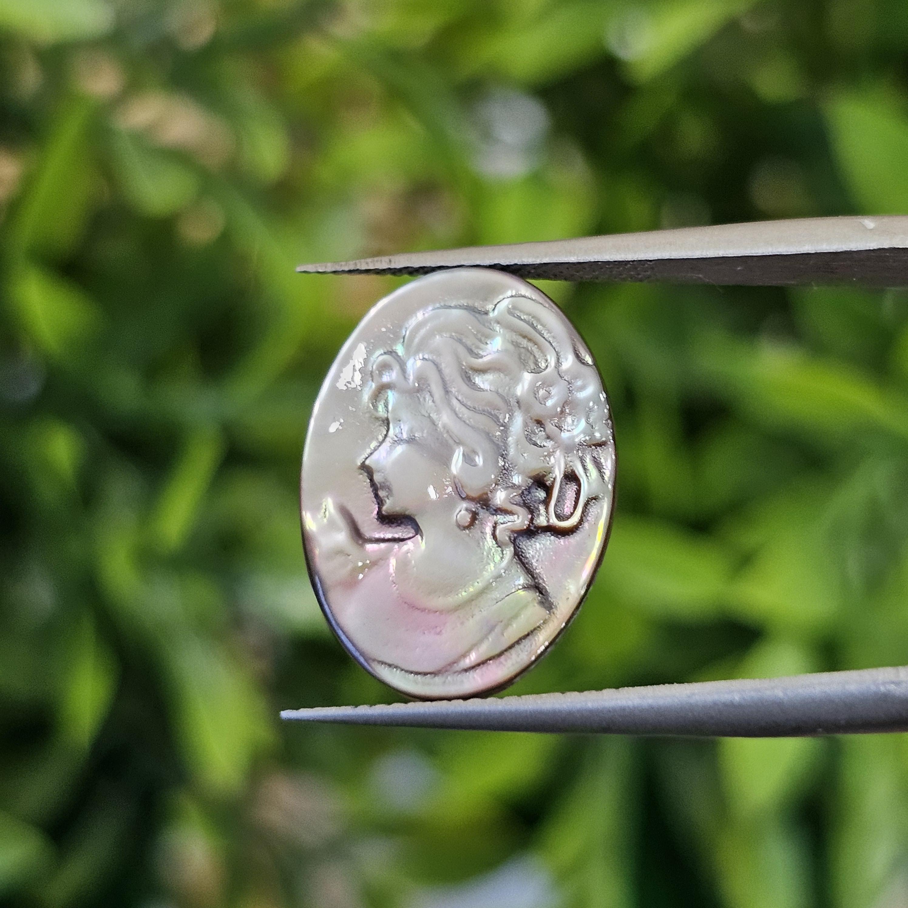 เปลือกหอยมุก แกะสลัก Pearl Shell Carved 3.19 กะรัต (Cts.)