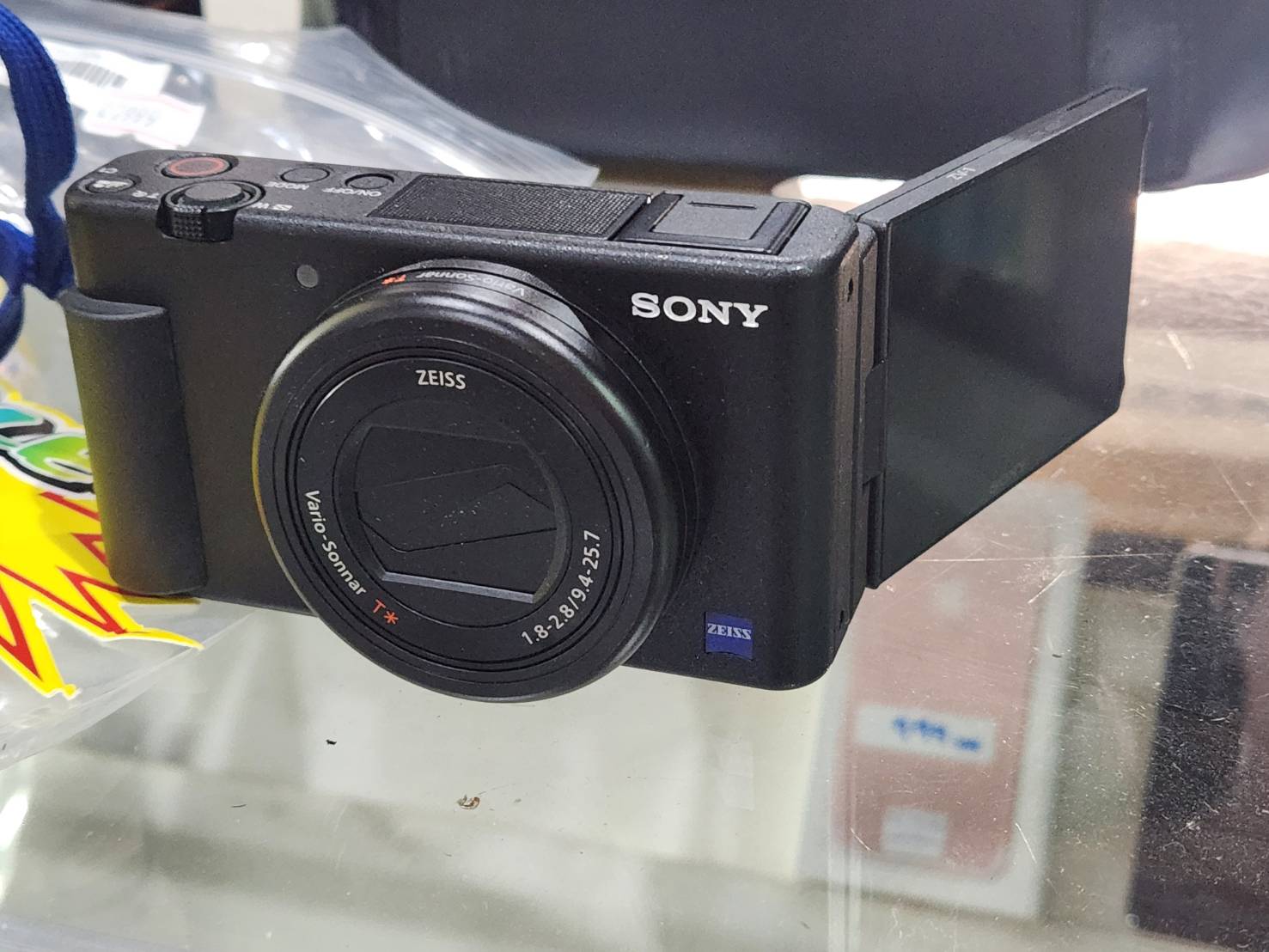 กล้อง Sony ZV-1 32GB มีแต่ตัว ใช้งานปกติ ตำหนิ ฟิลม์ลอก