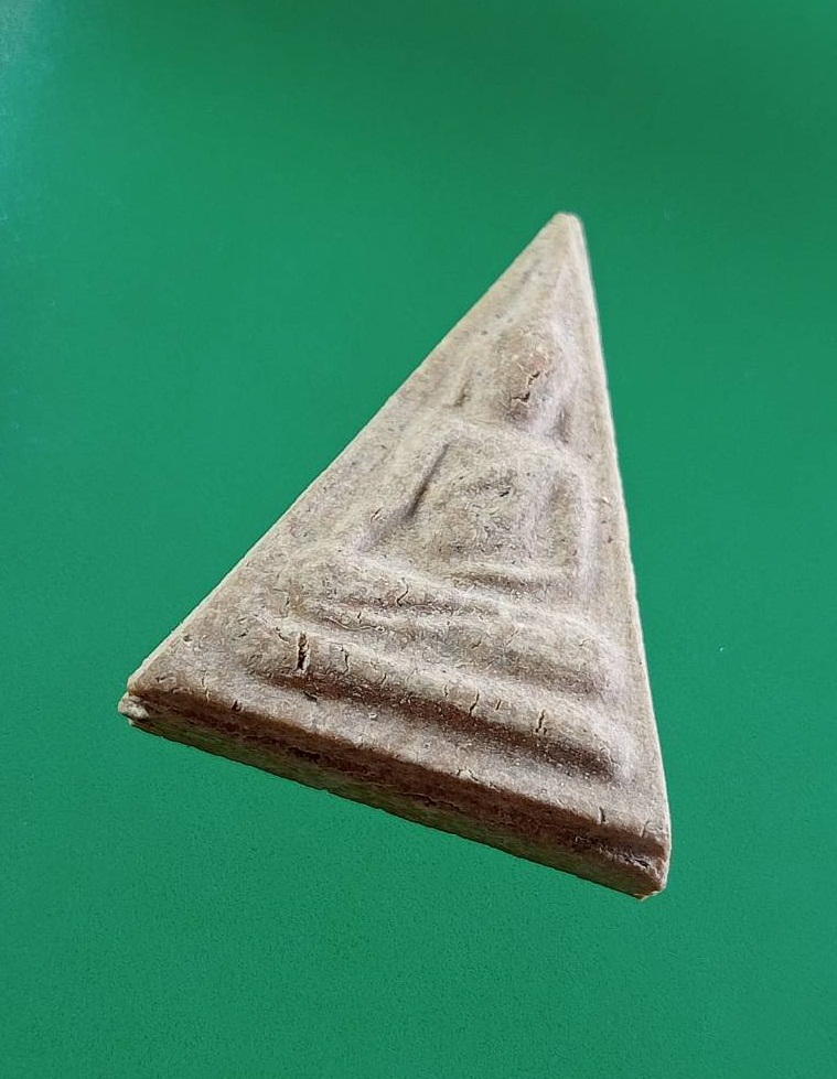 ผ3091 พระผงพิมพ์นางพญา หลวงพ่อลมูล วัดเสด็จ จ.ปมุมธานี