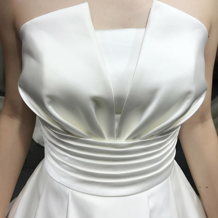 ชุดแต่งงาน เกาะอก จับเดรป เชือกผูกหลัง