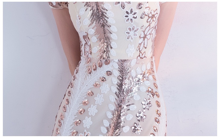 ชุดราตรียาวแขนสั้นทรงหางปลา สีครีมแชมเปญ แต่งเลื่อมลายดอกไม้(ซิปหลัง)