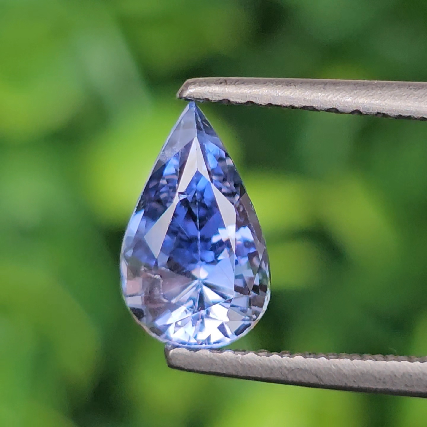 พลอย ไพลิน (Blue Sapphire) 1.55 กะรัต (Cts.) ดิบ (Unheated) พร้อมใบเซอร์ พลอยแท้ อัญมณีมงคลประจําวันเกิด เครื่องประดับพลอย