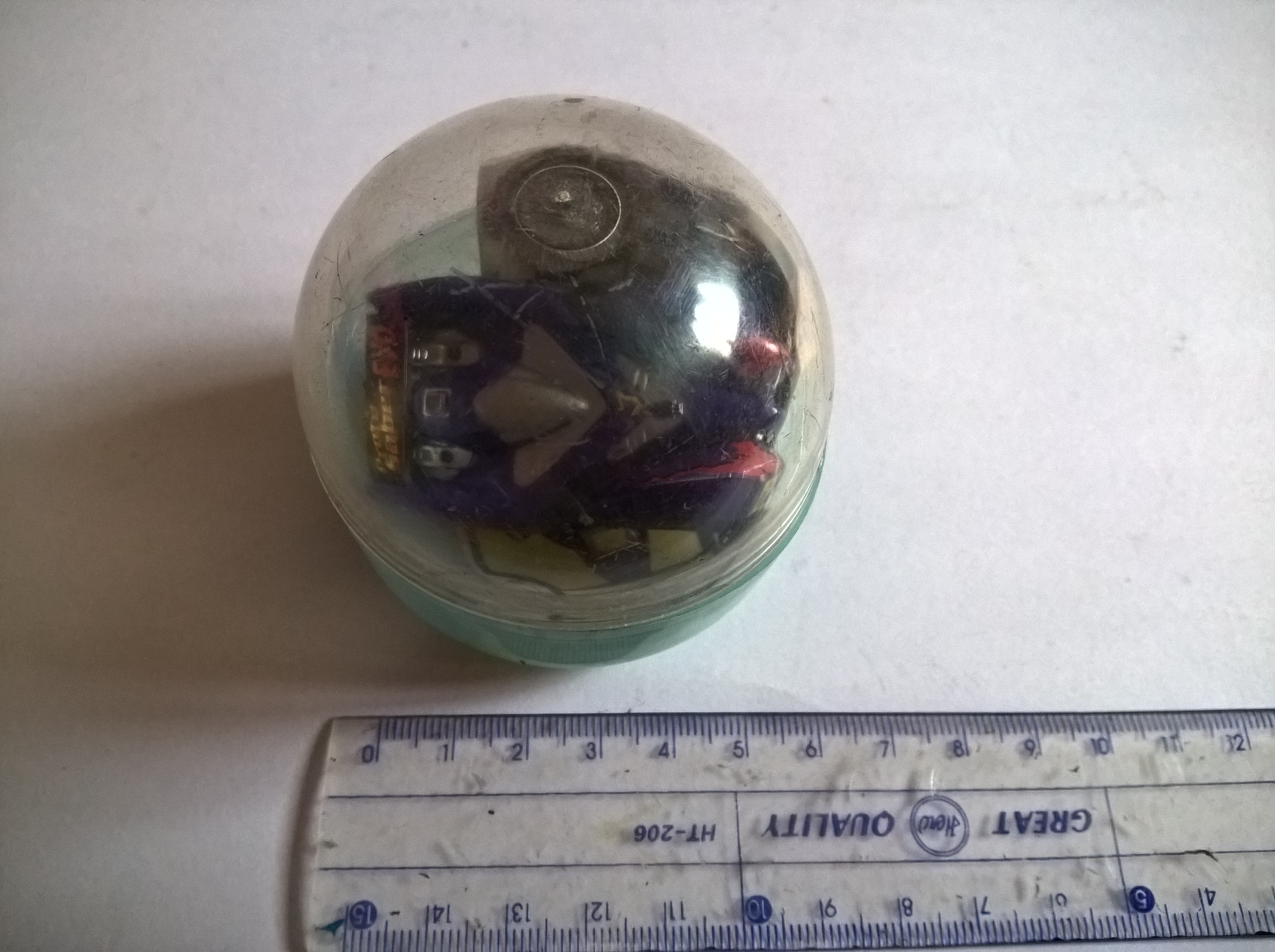 โมเดลรถแข่งในแคปซูล สีม่วง ขนาดประมาณ 5.5 cm. pull back ของสะสมเก่า จาก 7-11