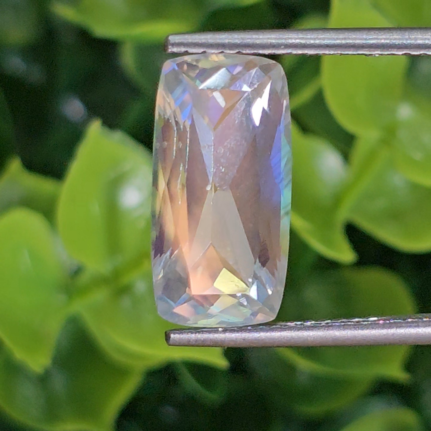 พลอย มูนสโตน เรนโบว์ Rainbow Moonstone 5.53 กะรัต (cts.) พลอยแท้ อัญมณีมงคลประจําวันเกิด เครื่องประดับพลอย