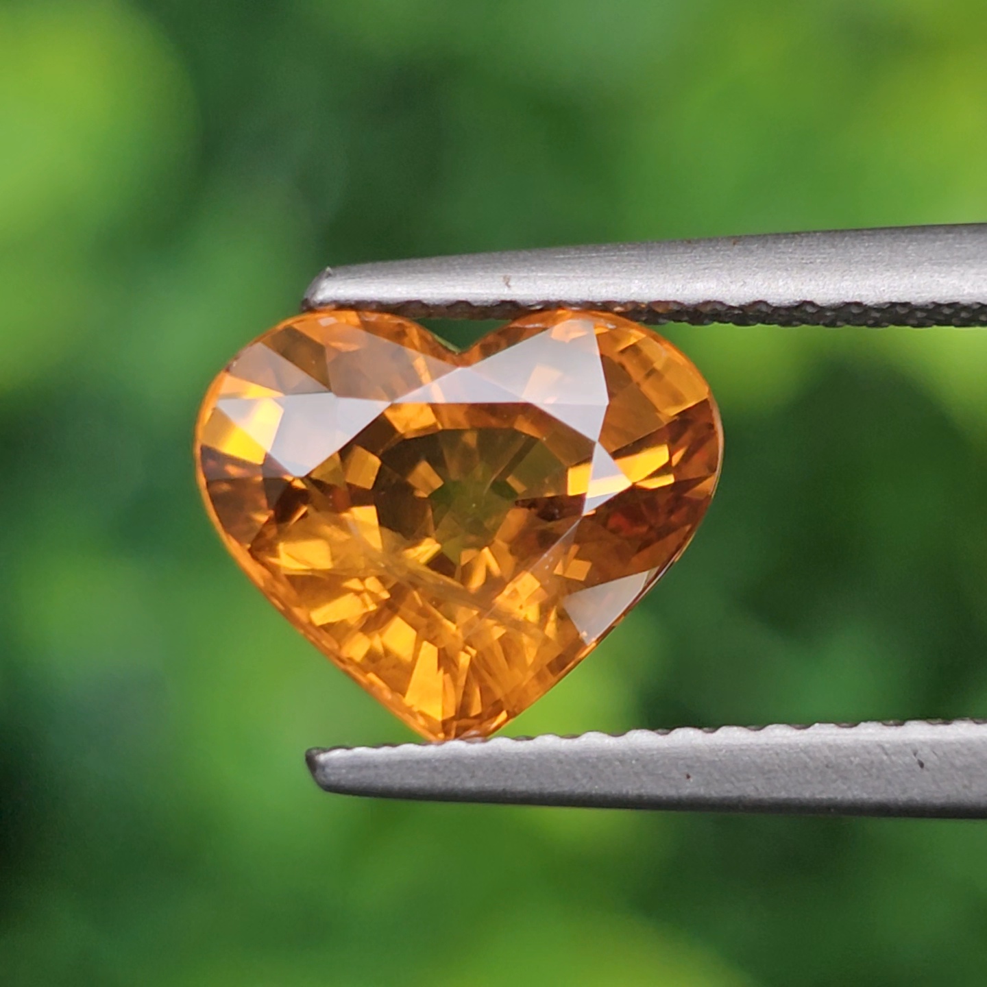 พลอย บุษราคัม Yellow Sapphire 3.29 กะรัต (Cts.) พลอยแท้ อัญมณีมงคลประจําวันเกิด เครื่องประดับพลอย